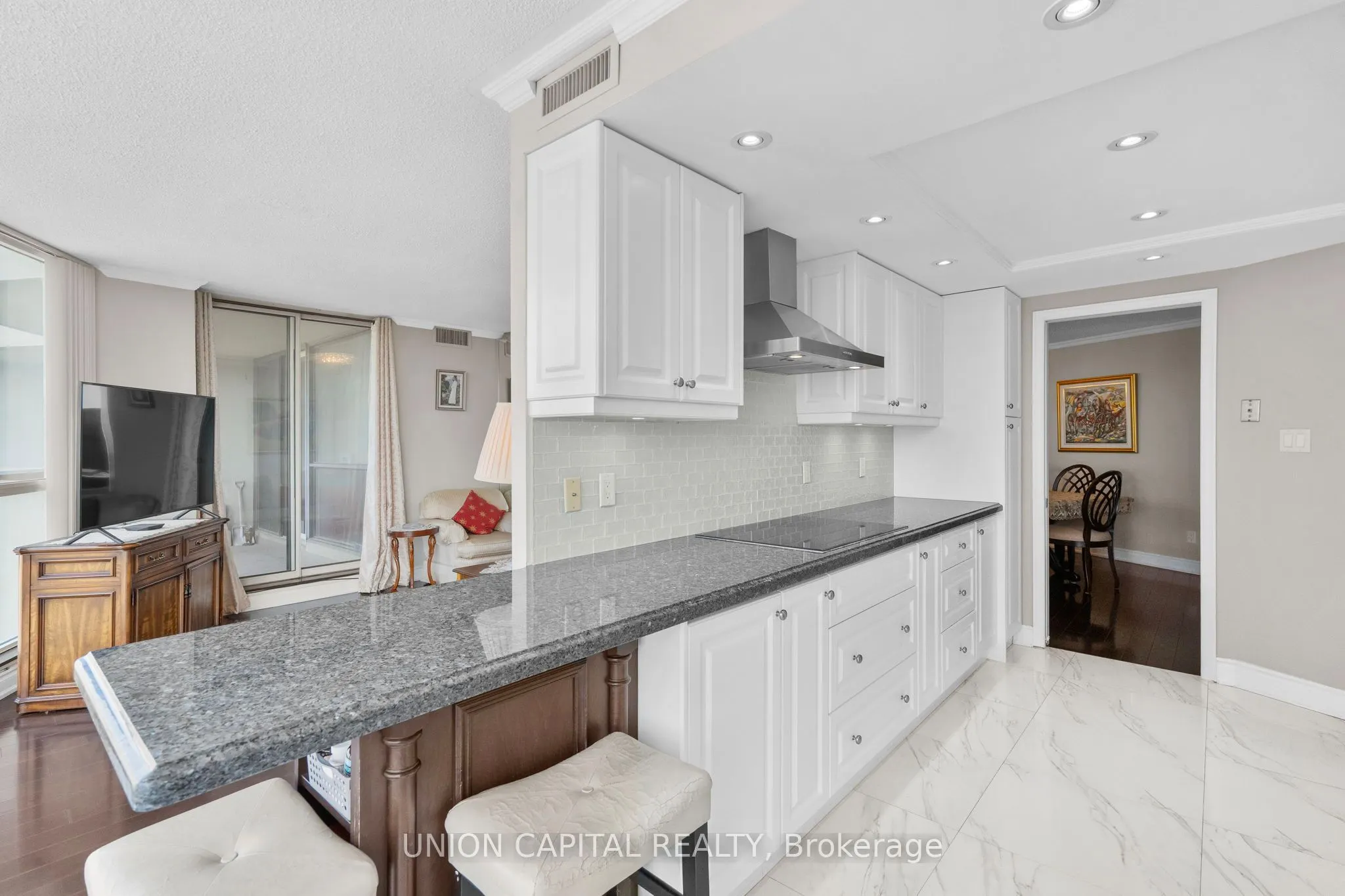 85 Skymark Drive #2405