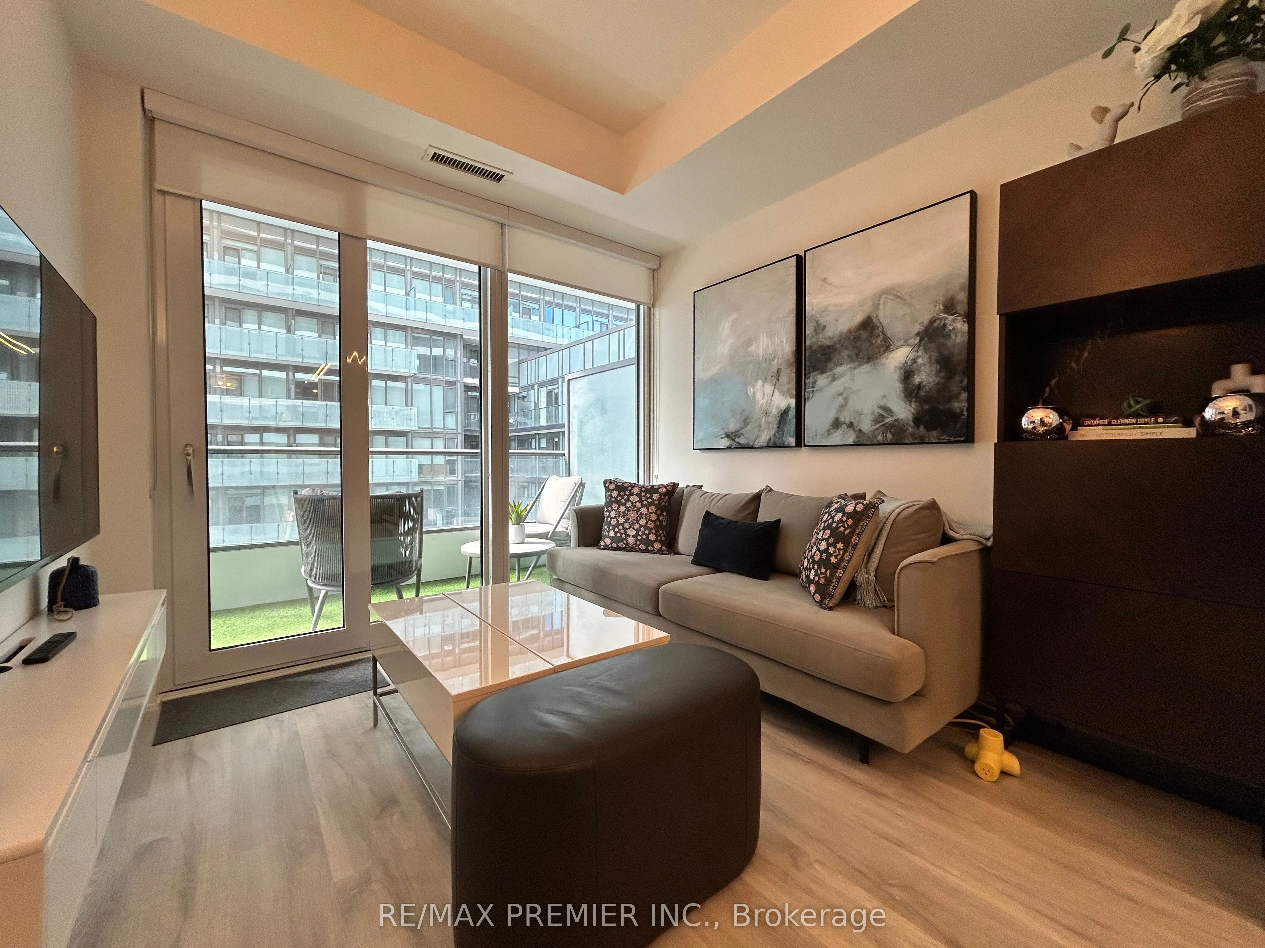 70 Princess Street #1627