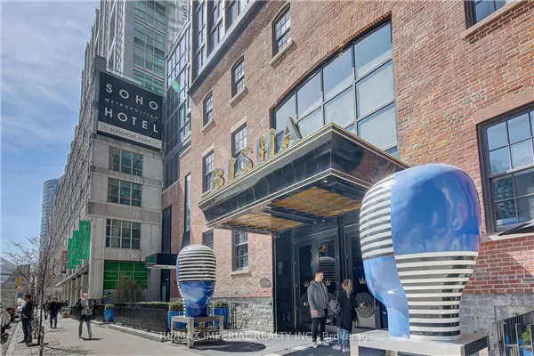 88 Blue Jays Way #3508