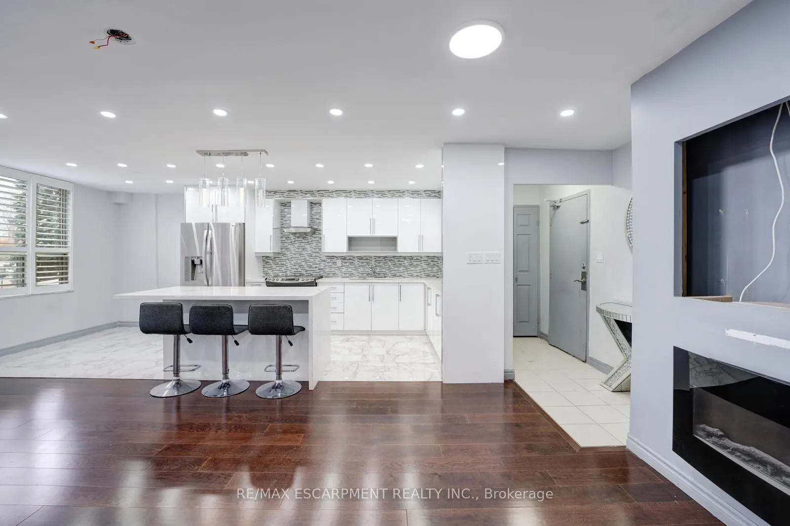 10 Edgecliff Golfway #206