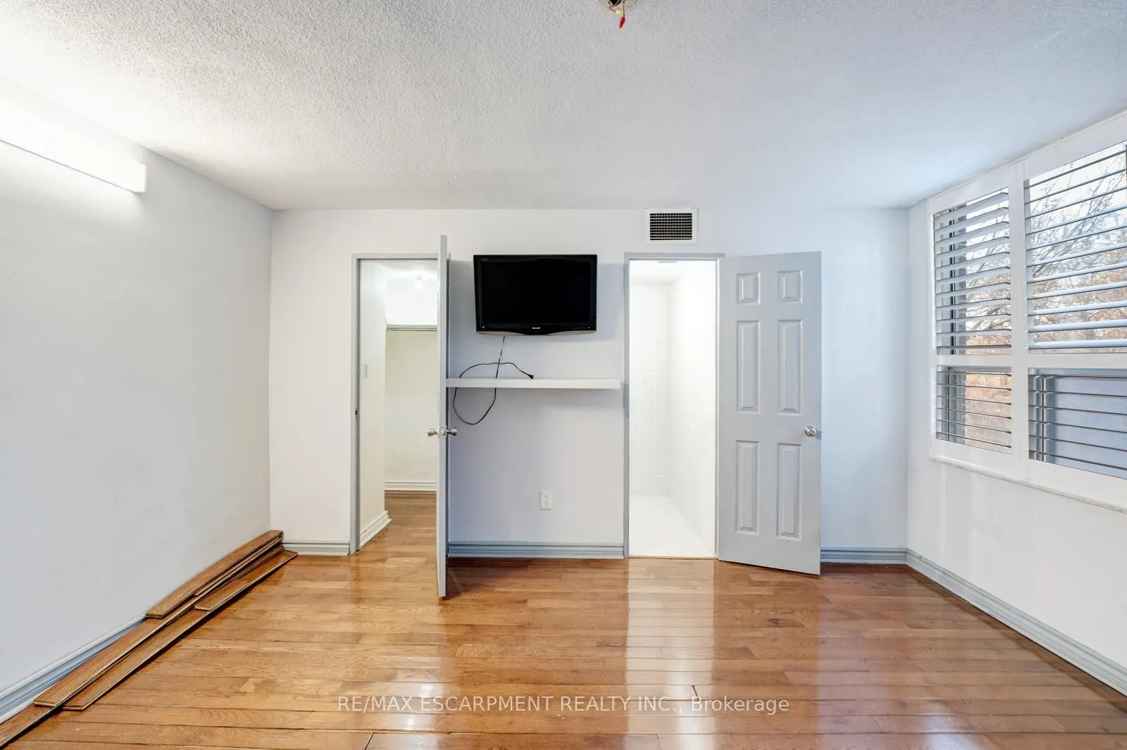 10 Edgecliff Golfway #206