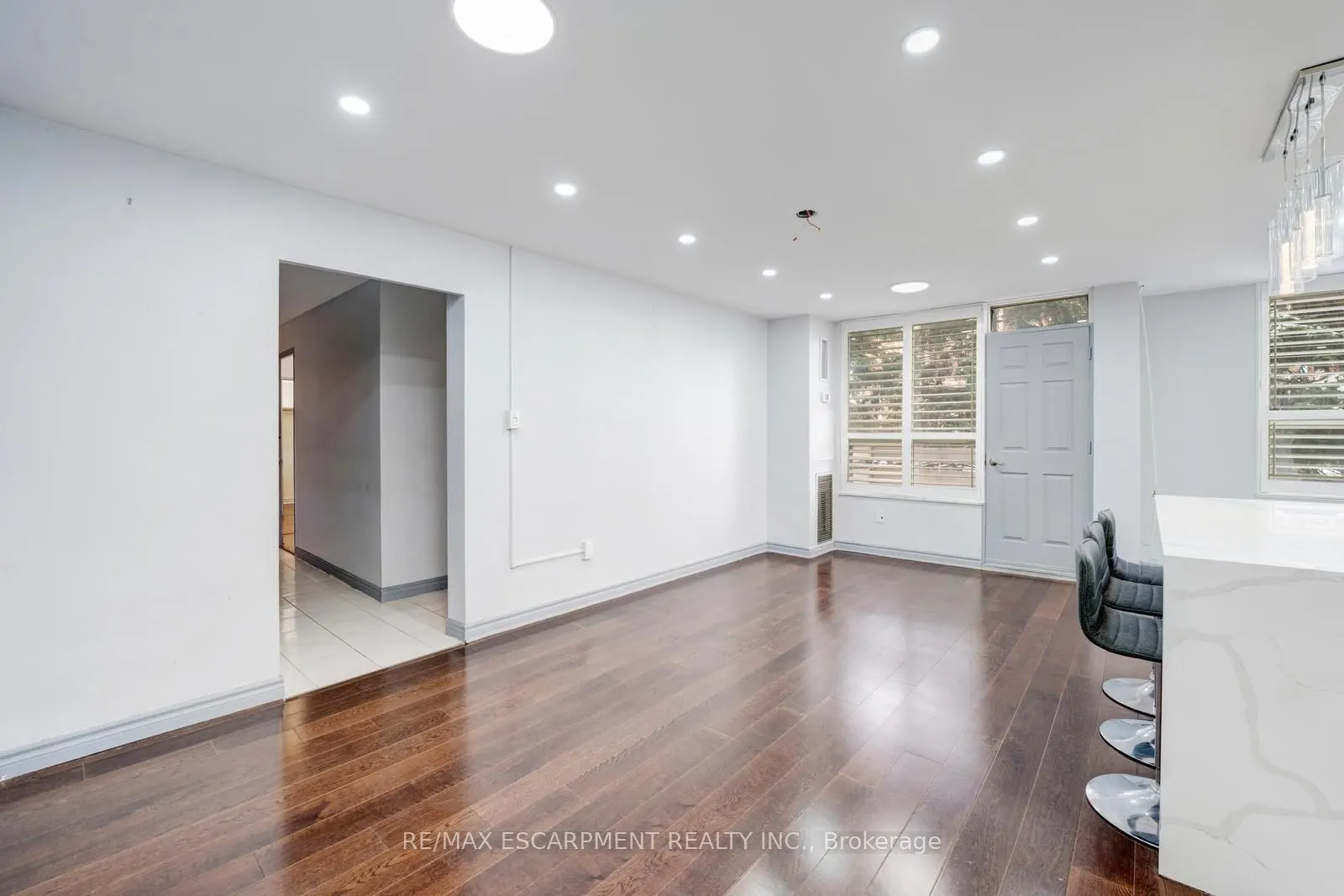 10 Edgecliff Golfway #206