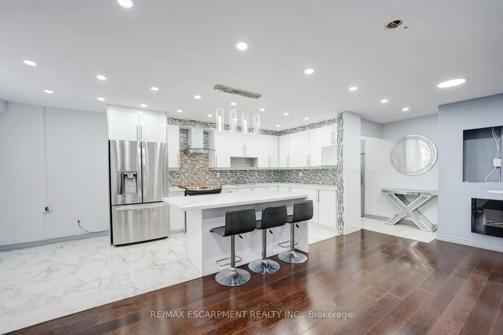 10 Edgecliff Golfway #206