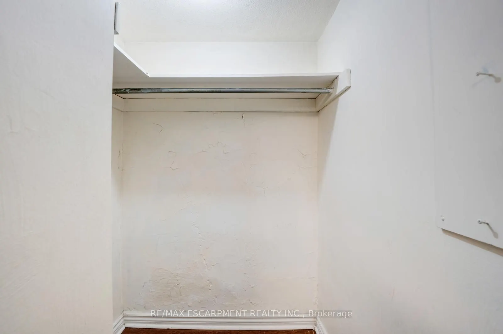 10 Edgecliff Golfway #206