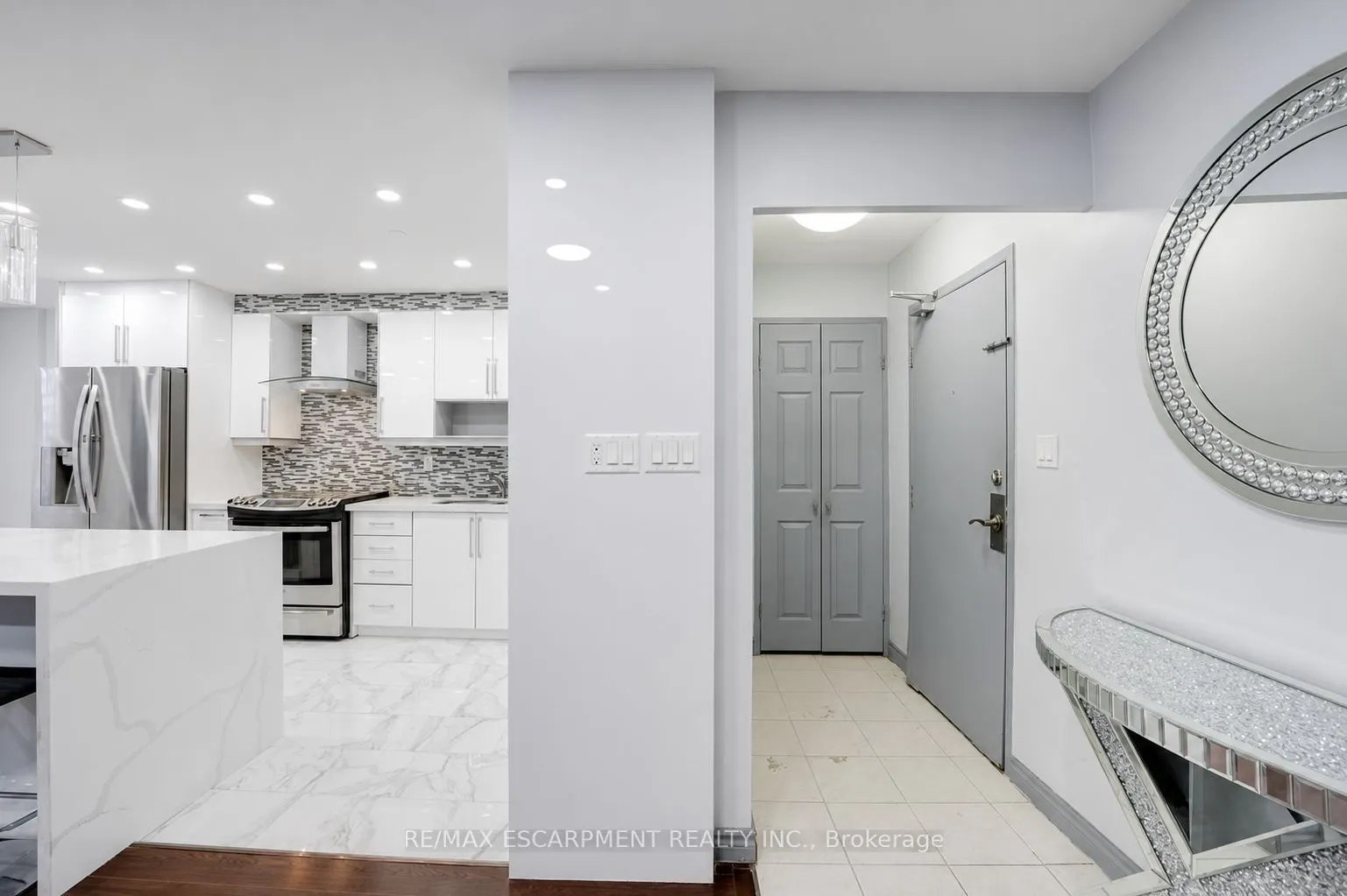 10 Edgecliff Golfway #206