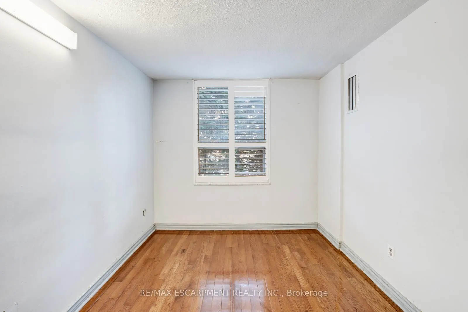 10 Edgecliff Golfway #206