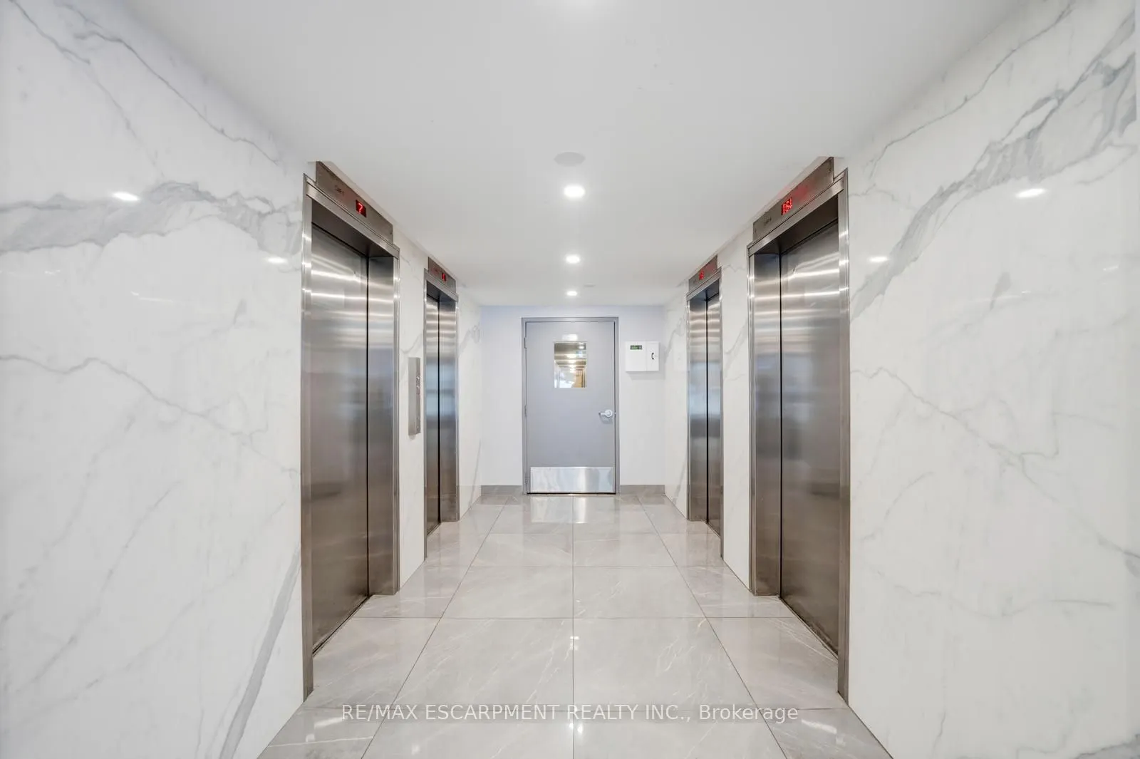 10 Edgecliff Golfway #206