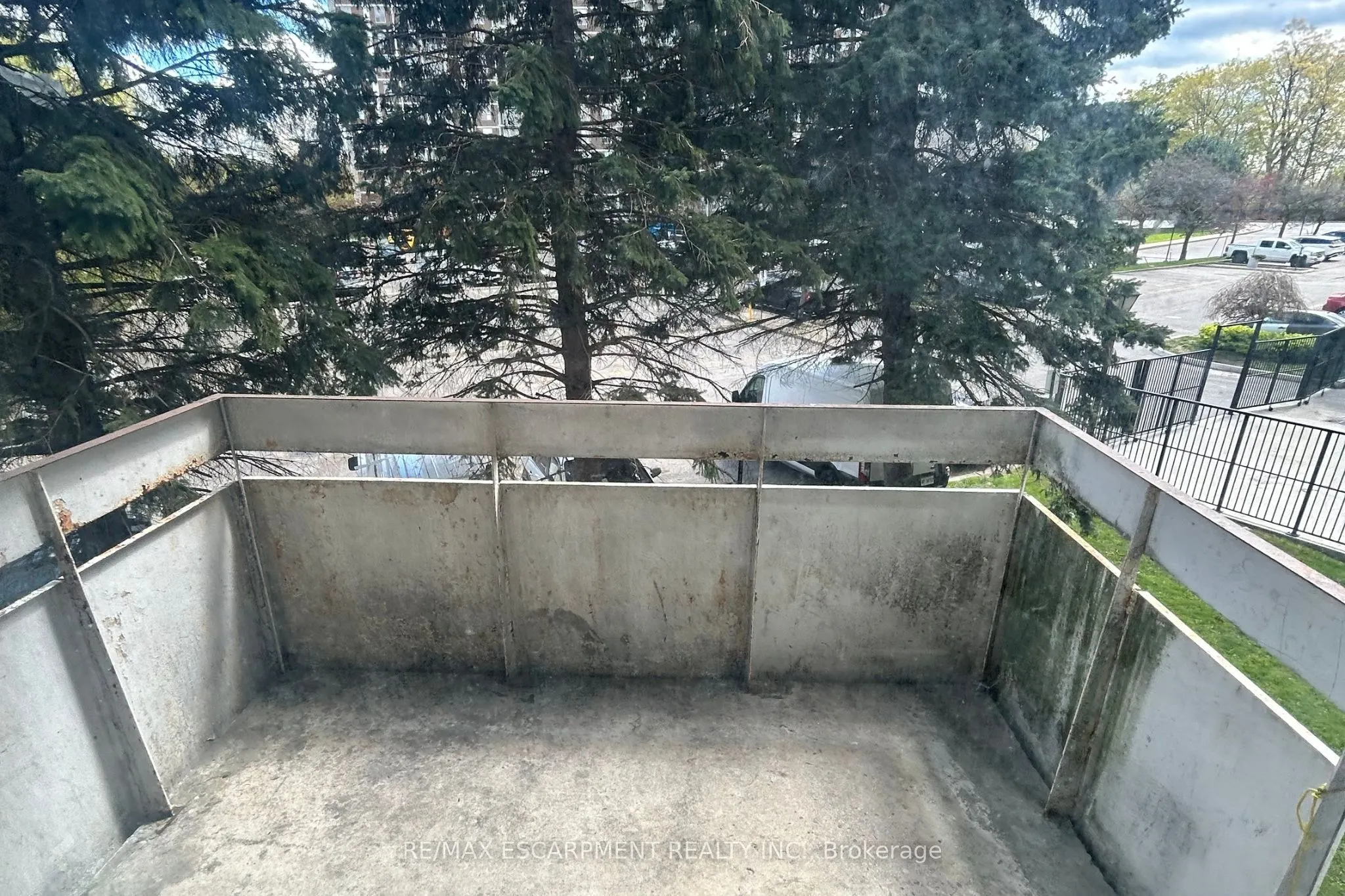 10 Edgecliff Golfway #206