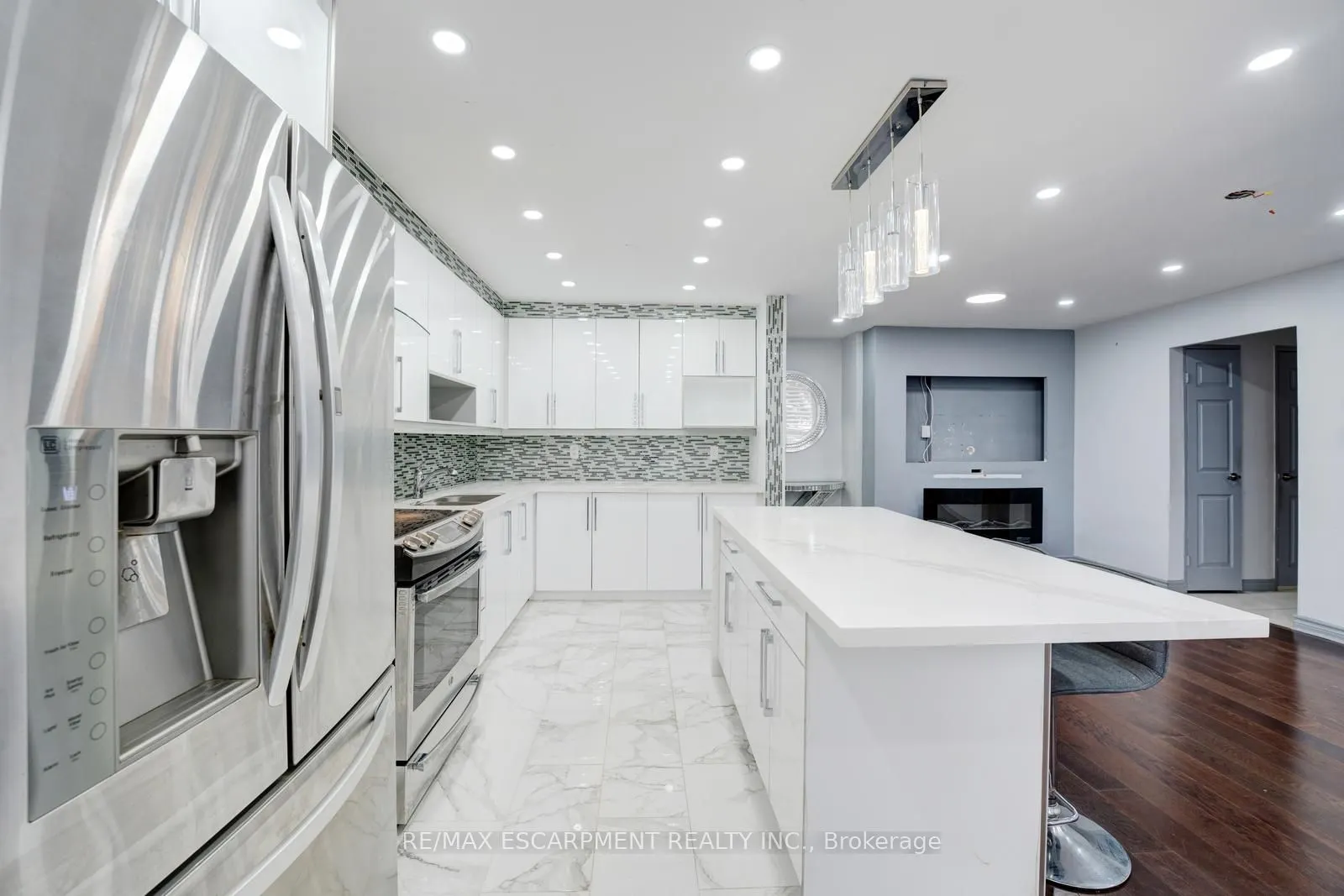 10 Edgecliff Golfway #206
