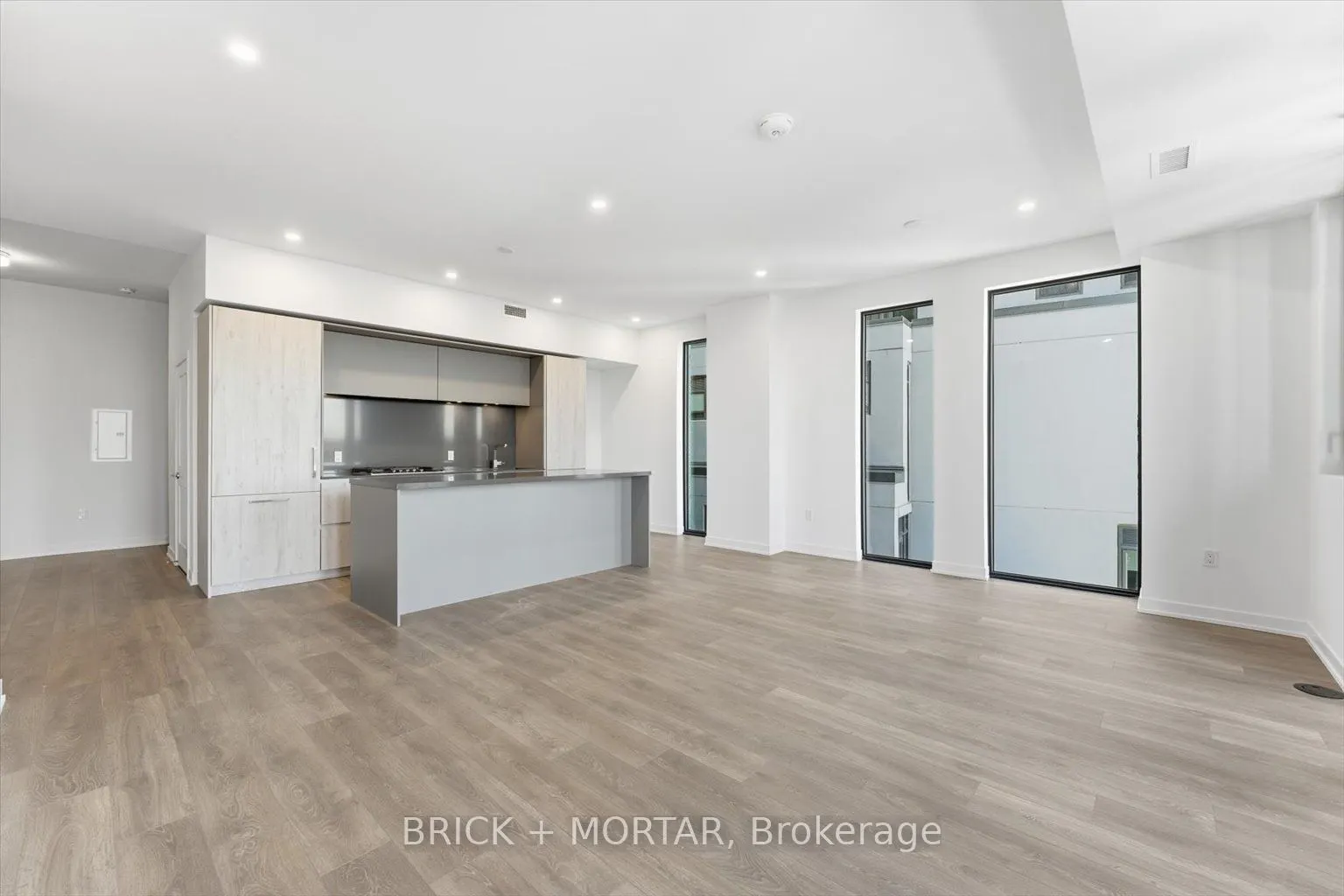 1 Hillsdale Avenue W #806