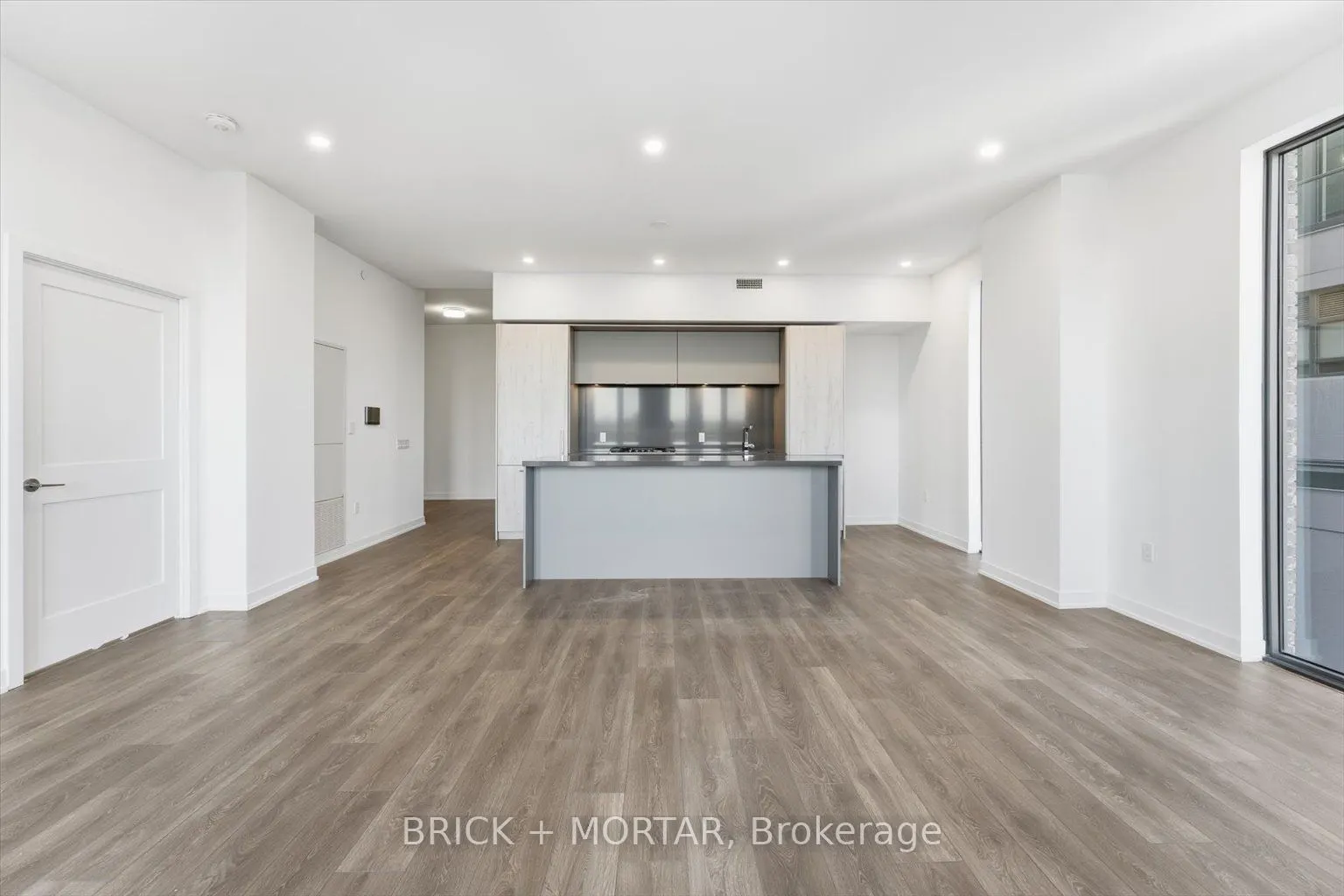 1 Hillsdale Avenue W #806