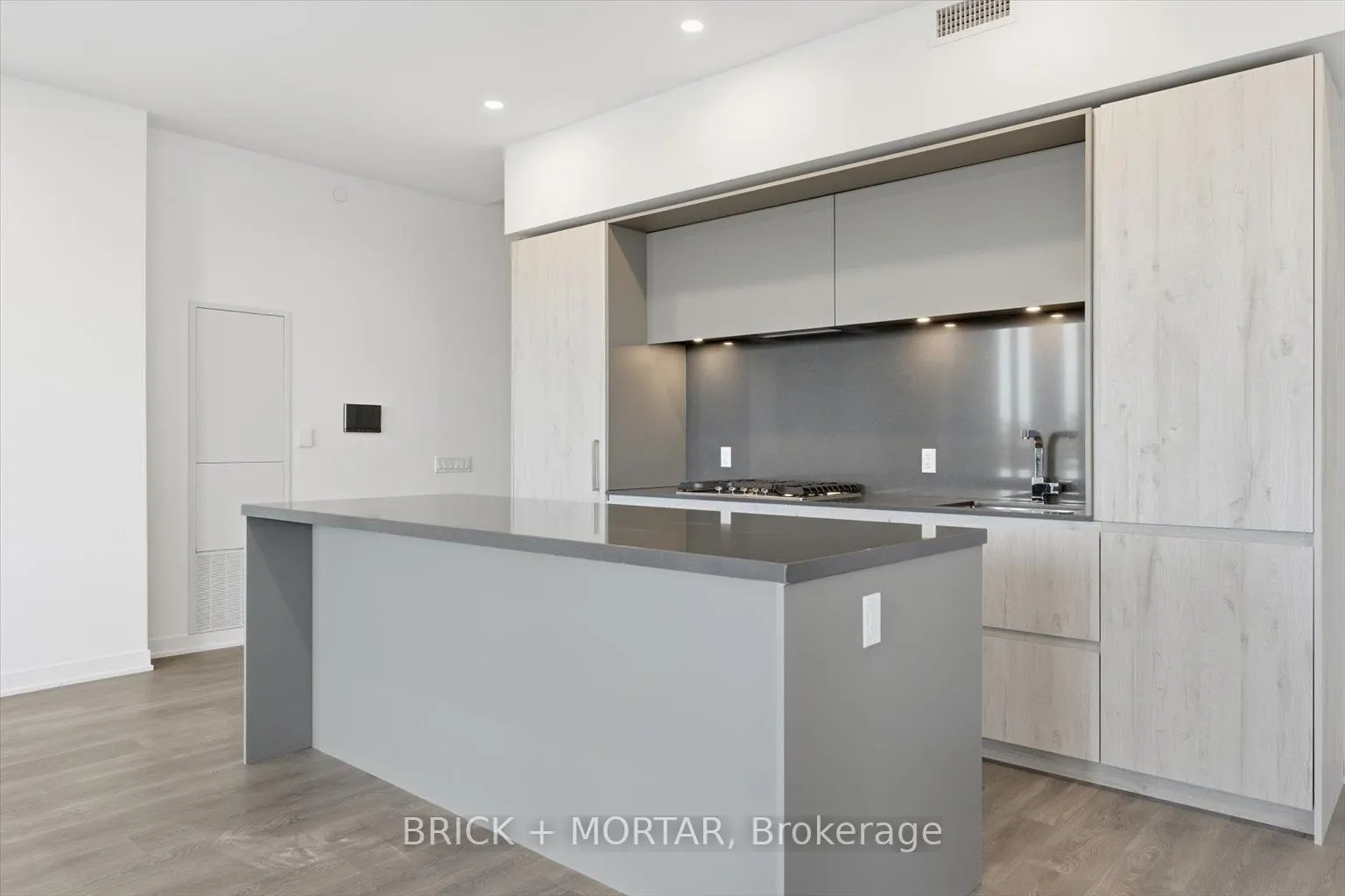 1 Hillsdale Avenue W #806