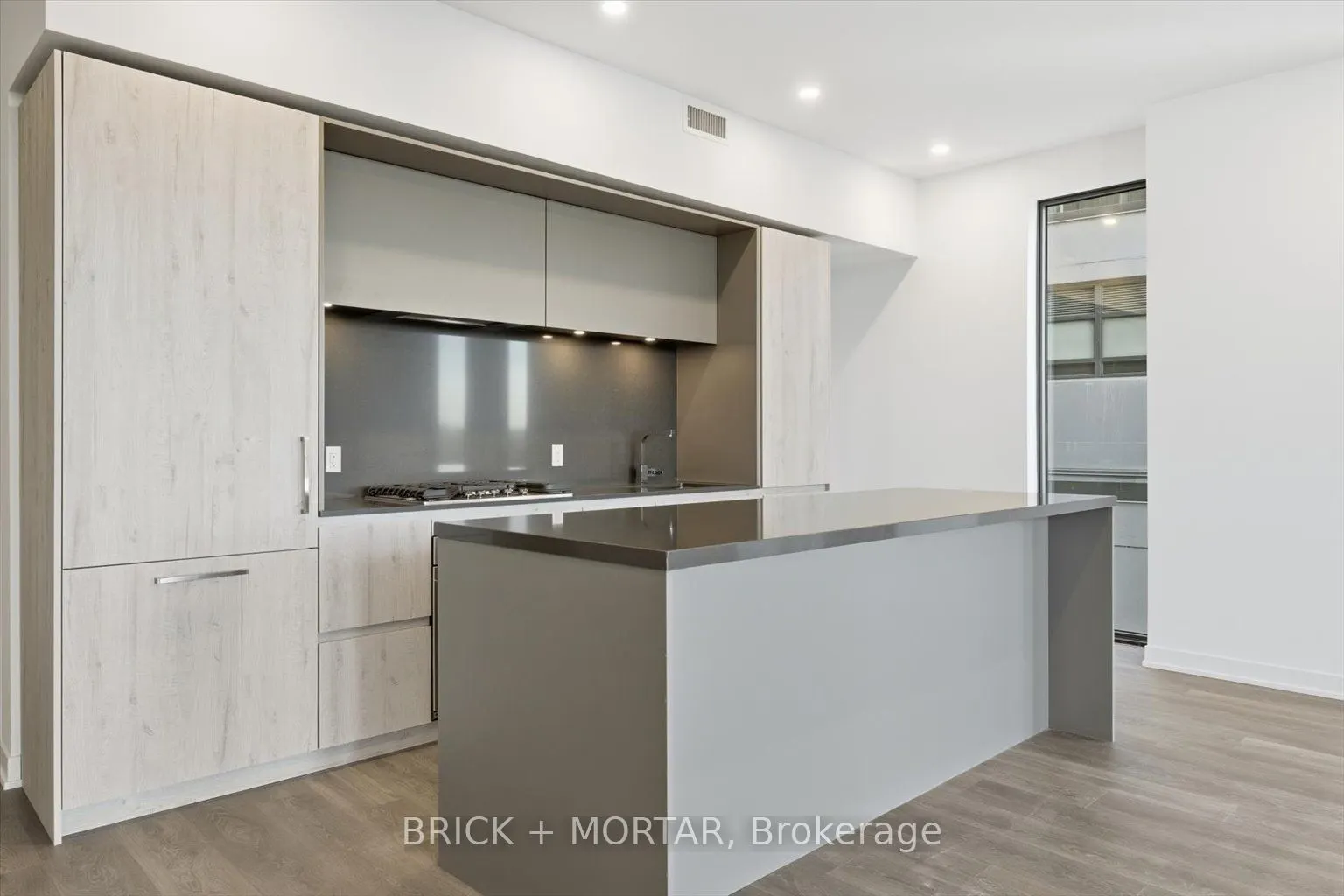 1 Hillsdale Avenue W #806