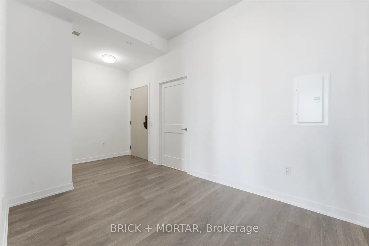 1 Hillsdale Avenue W #806