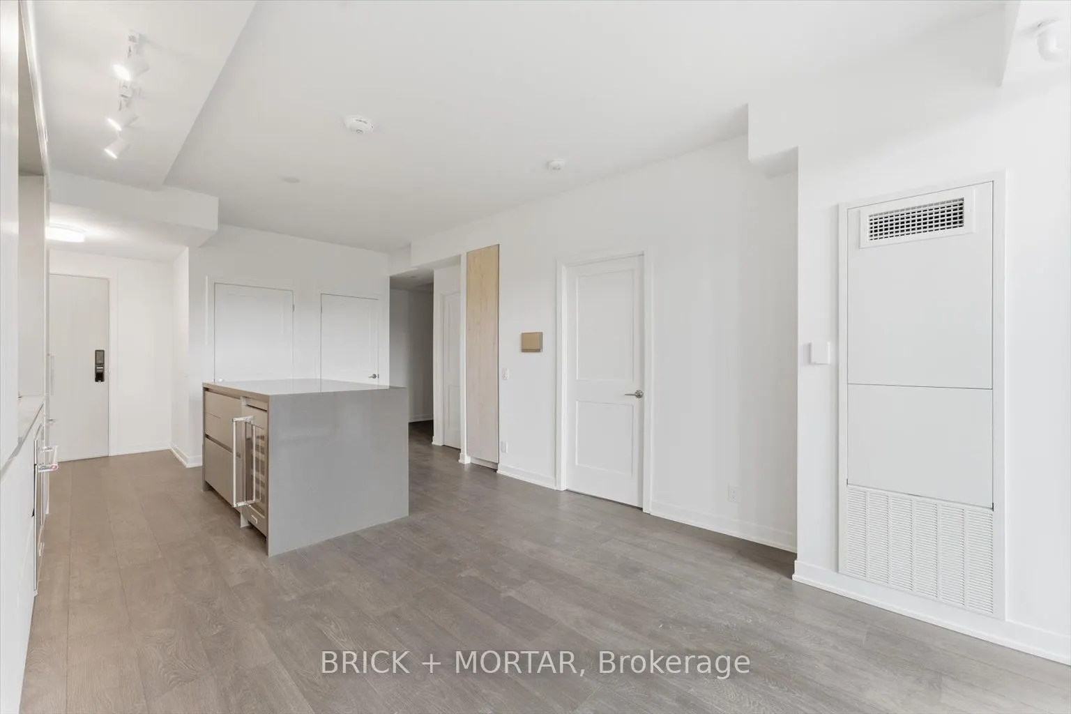 1 Hillsdale Avenue W #301