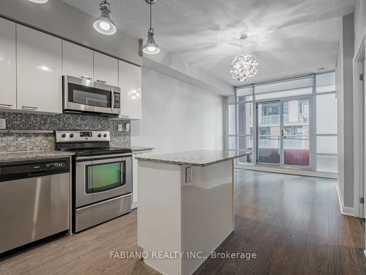 15 Bruyeres Mews #502