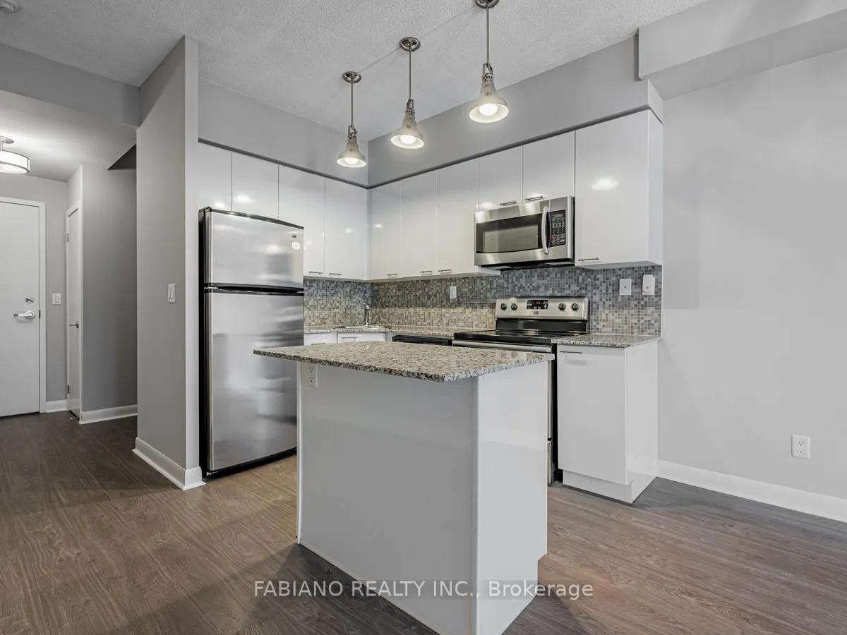 15 Bruyeres Mews #502