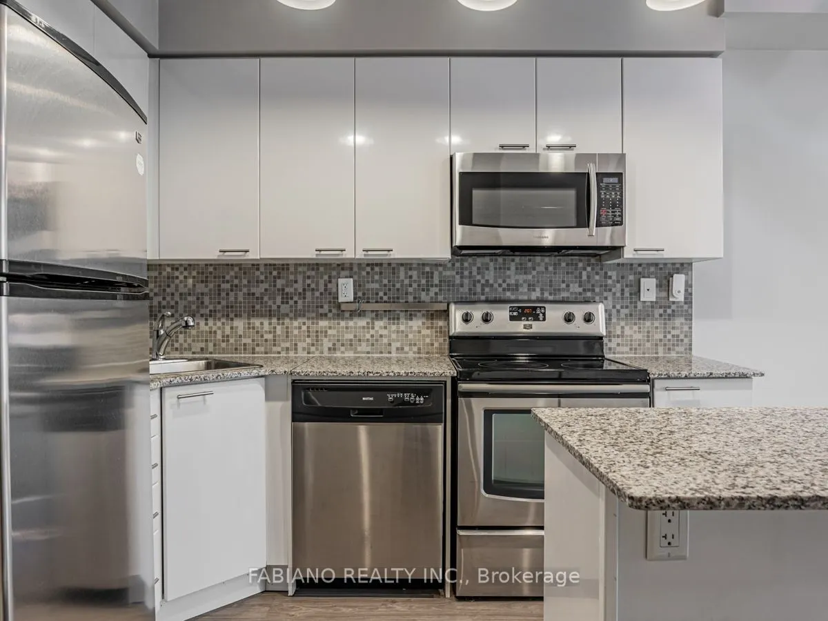 15 Bruyeres Mews #502