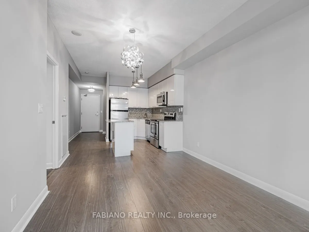 15 Bruyeres Mews #502