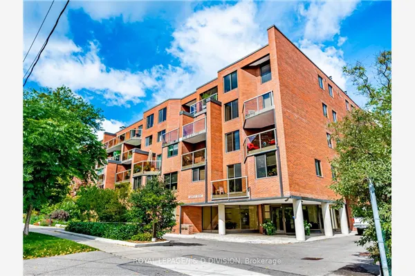 30 Glen Elm Avenue #109/209