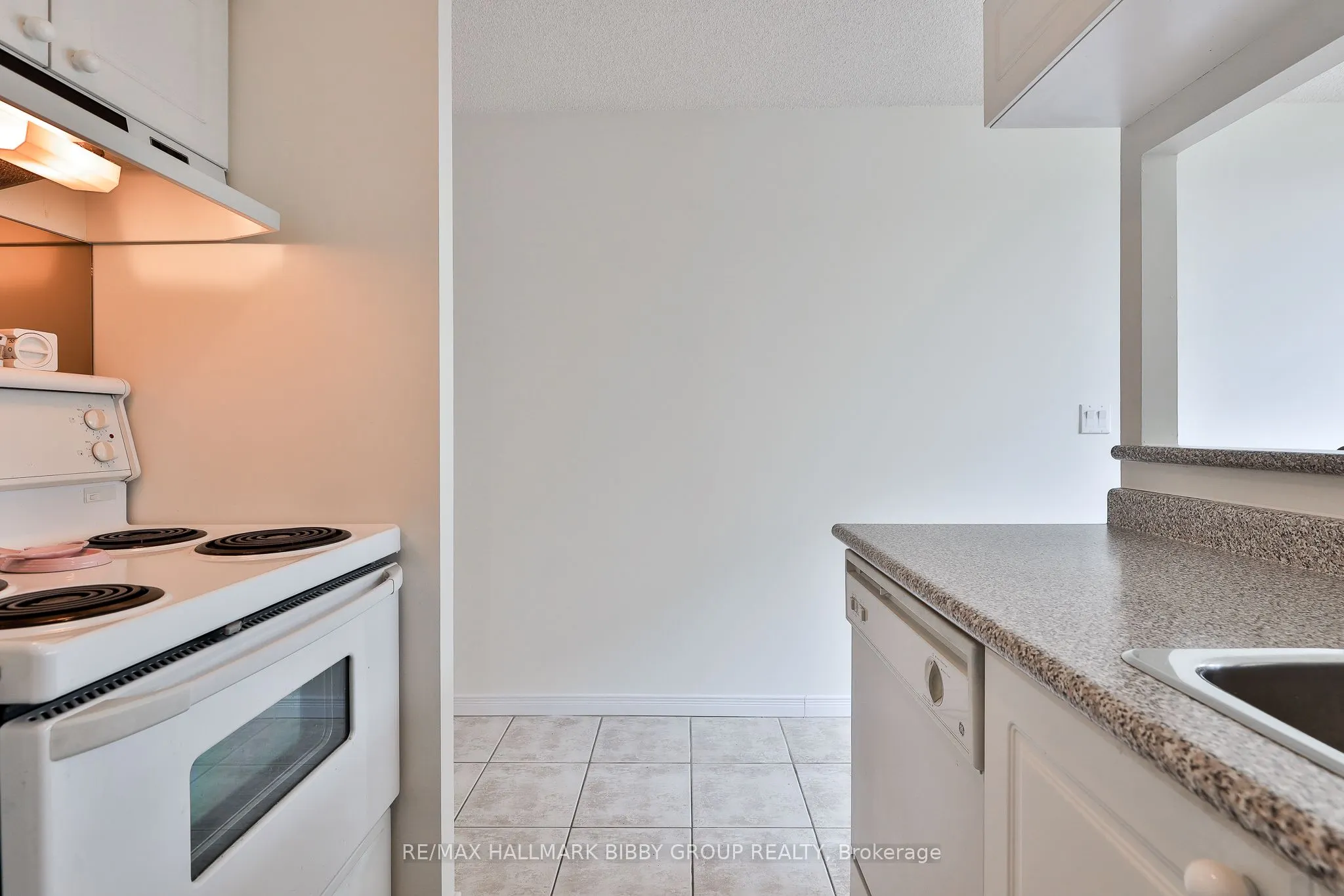 109 Front Street E #528