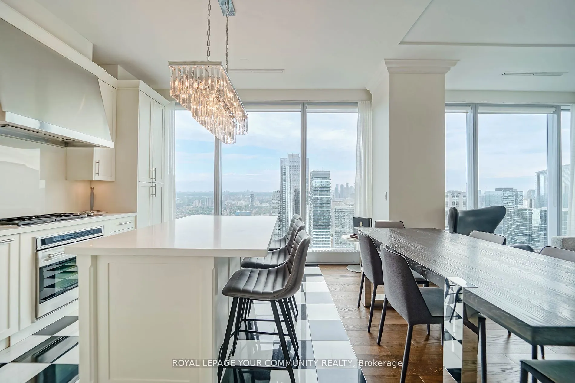 183 Wellington Street W #3903
