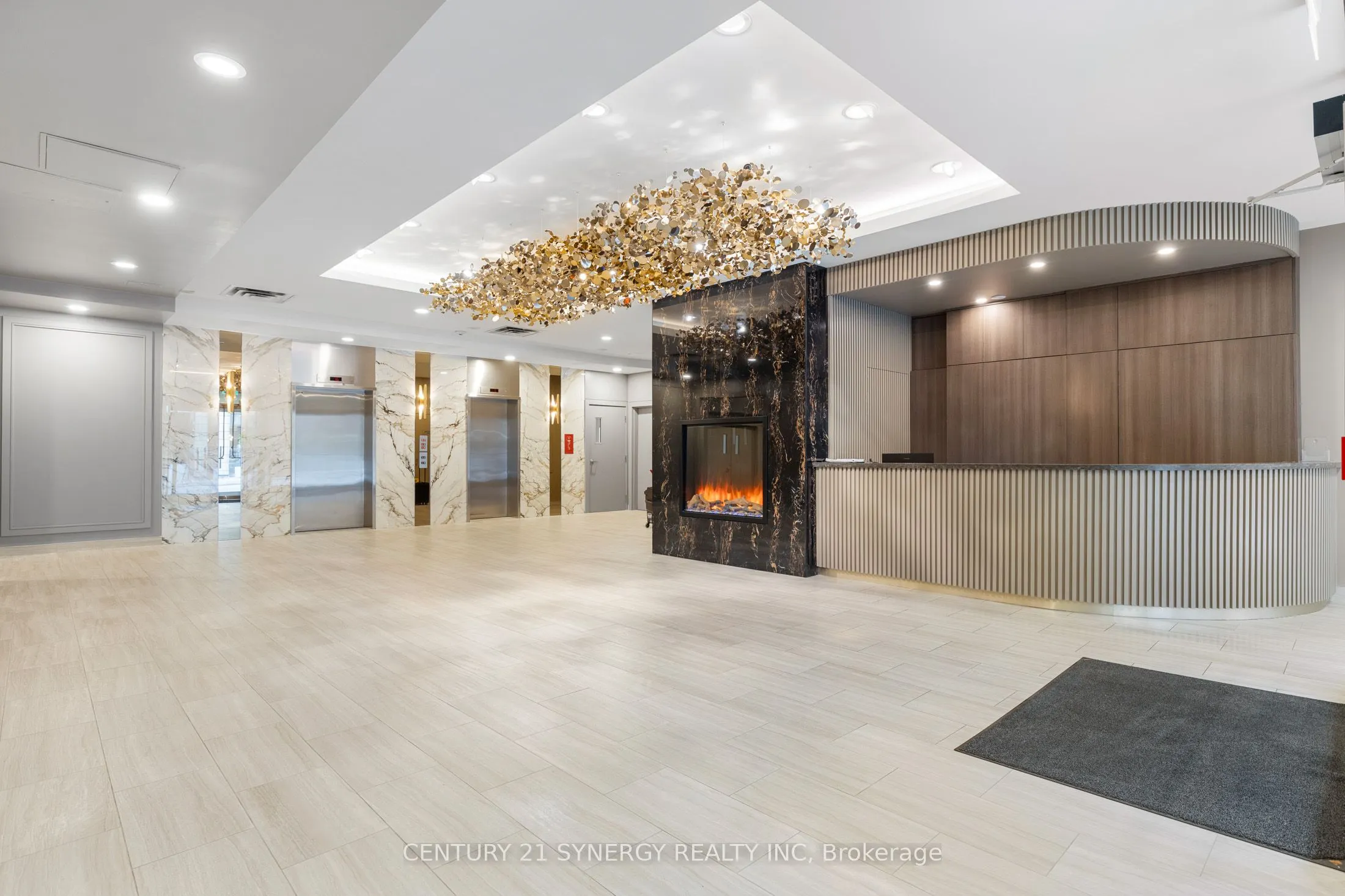 263 Wellington Street W #306