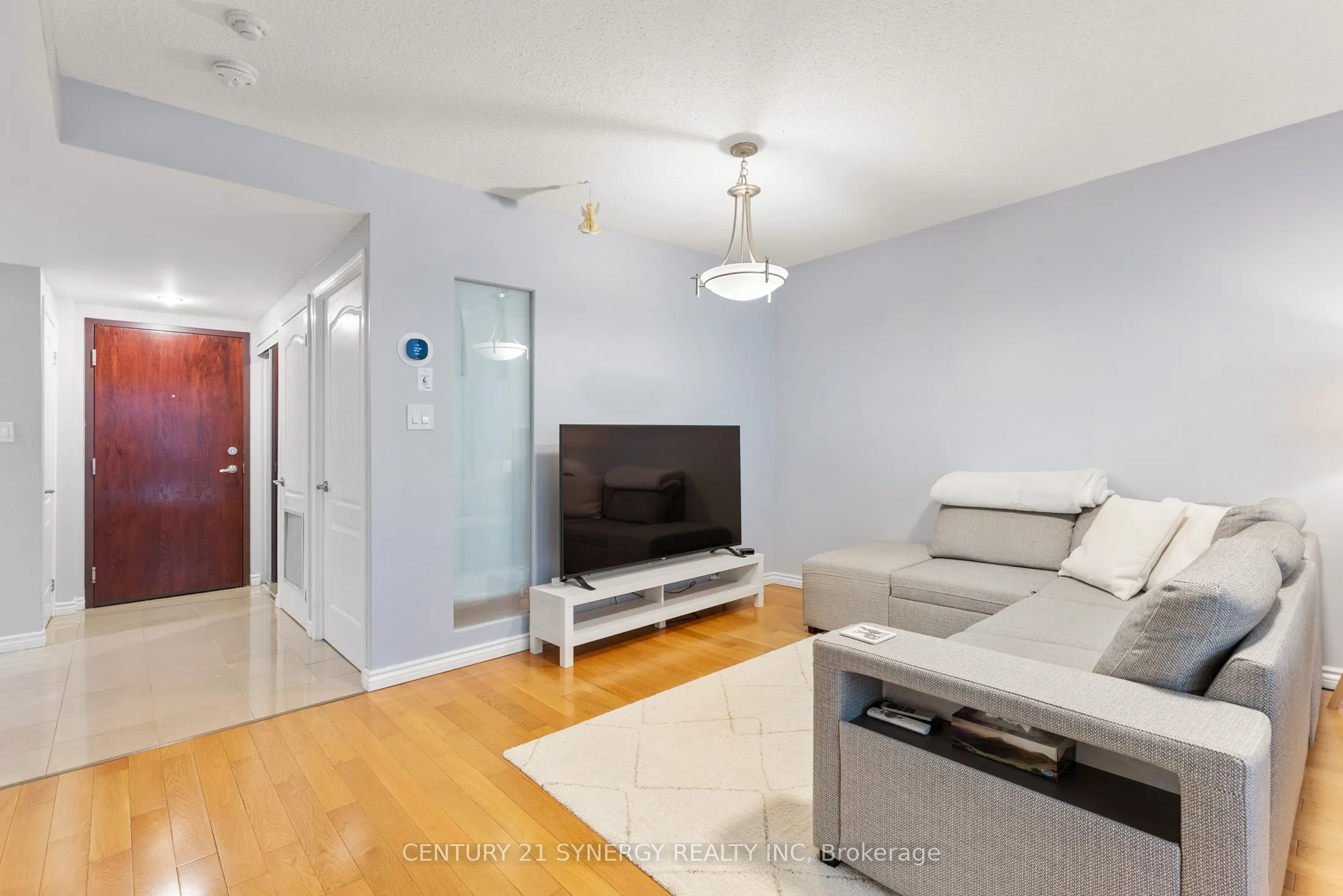 263 Wellington Street W #306