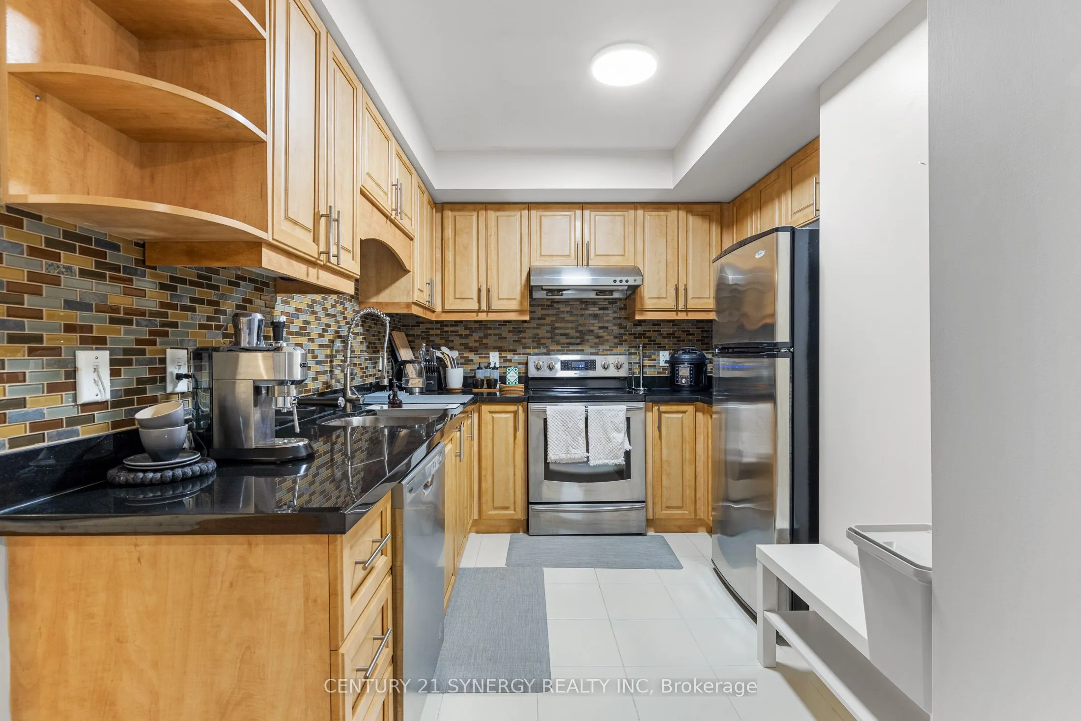 263 Wellington Street W #306