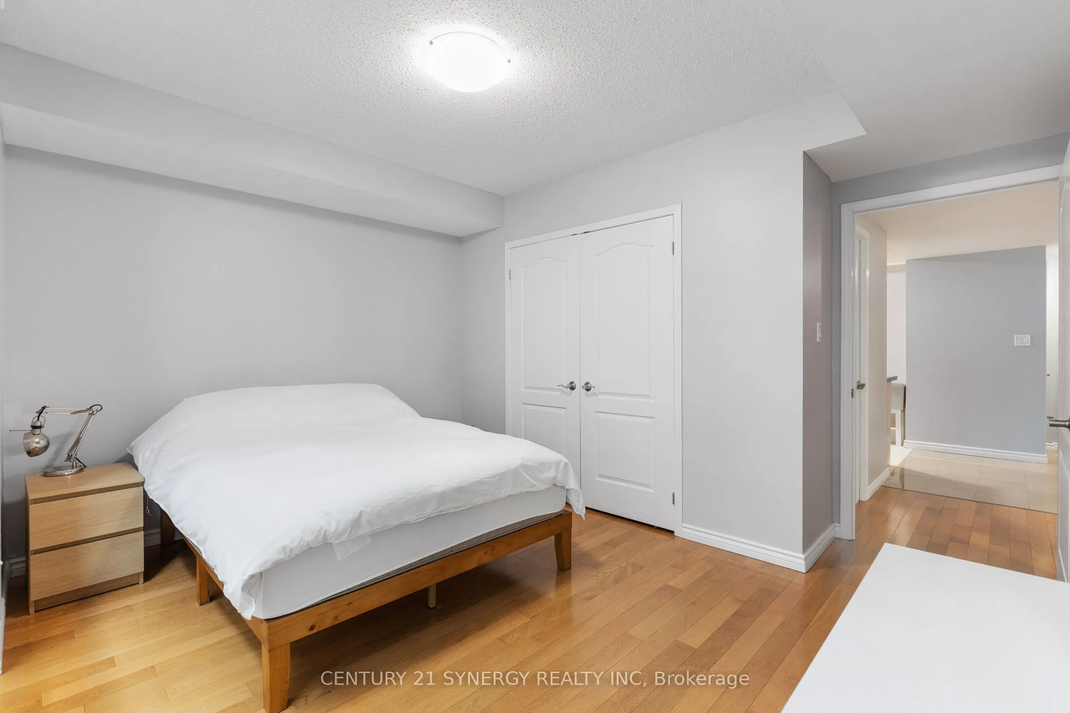 263 Wellington Street W #306