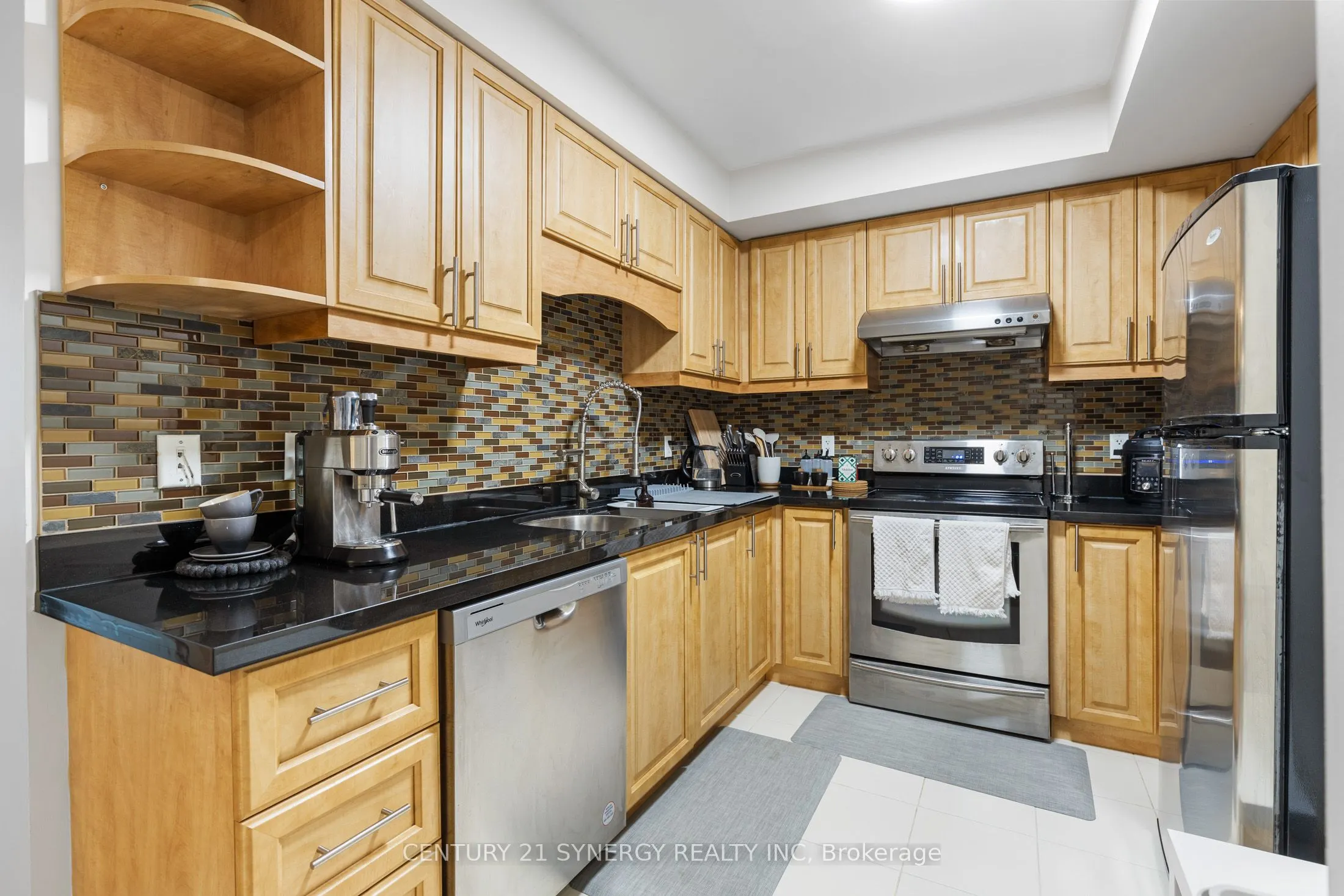 263 Wellington Street W #306