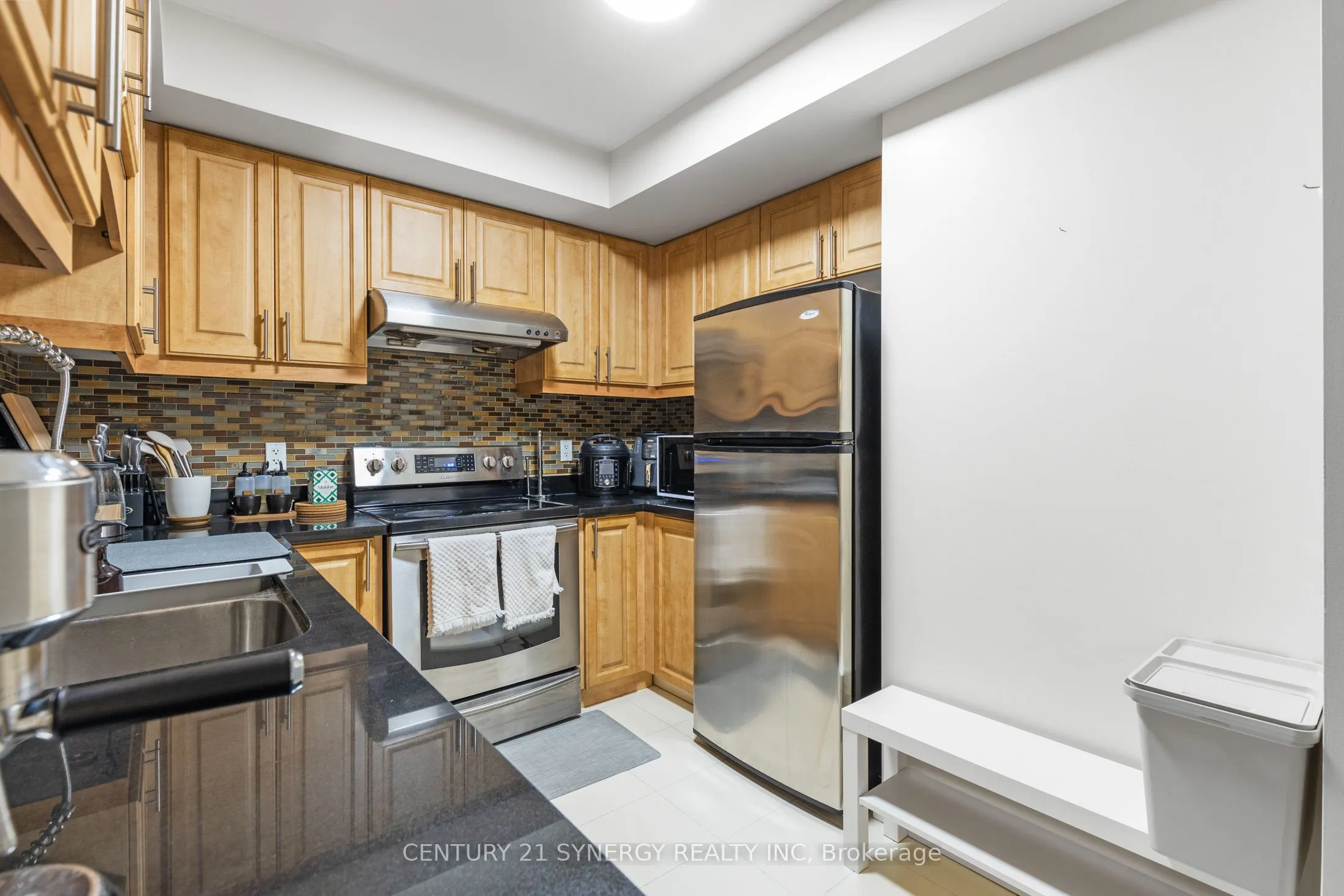 263 Wellington Street W #306