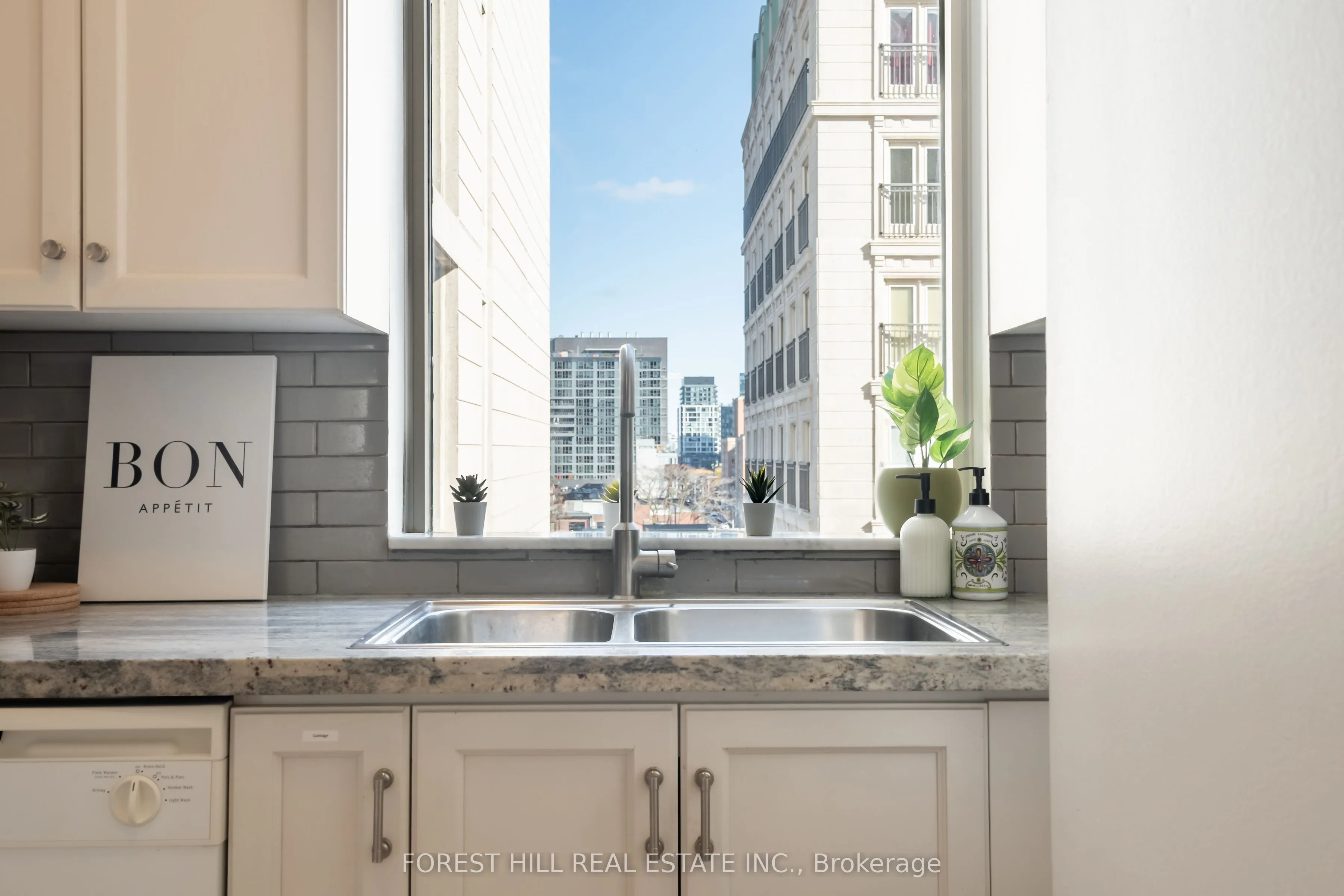 115 Richmond Street E #701