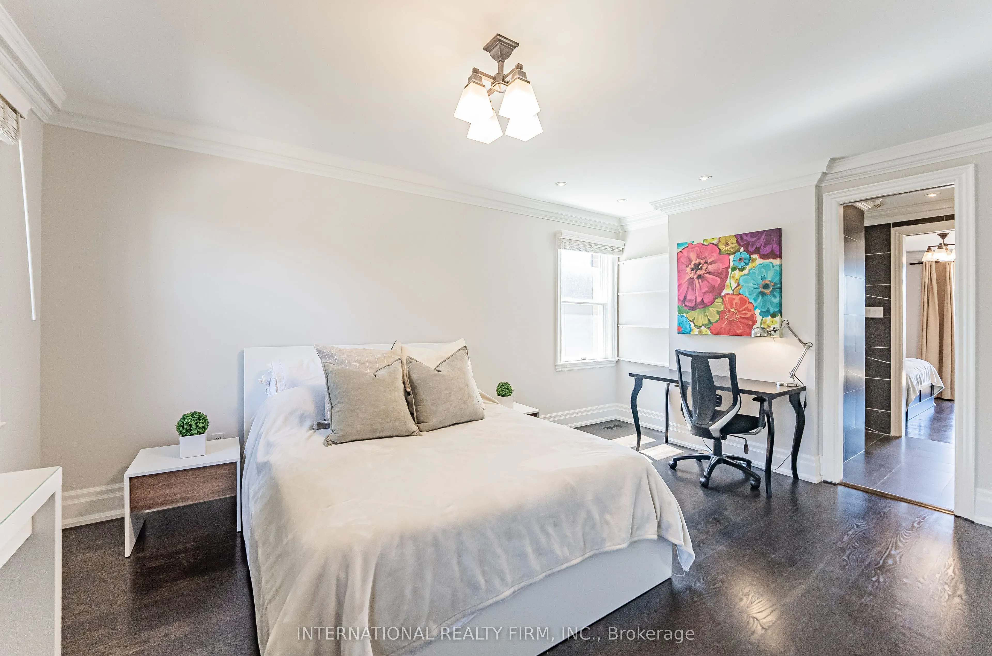 6 Penwood Crescent