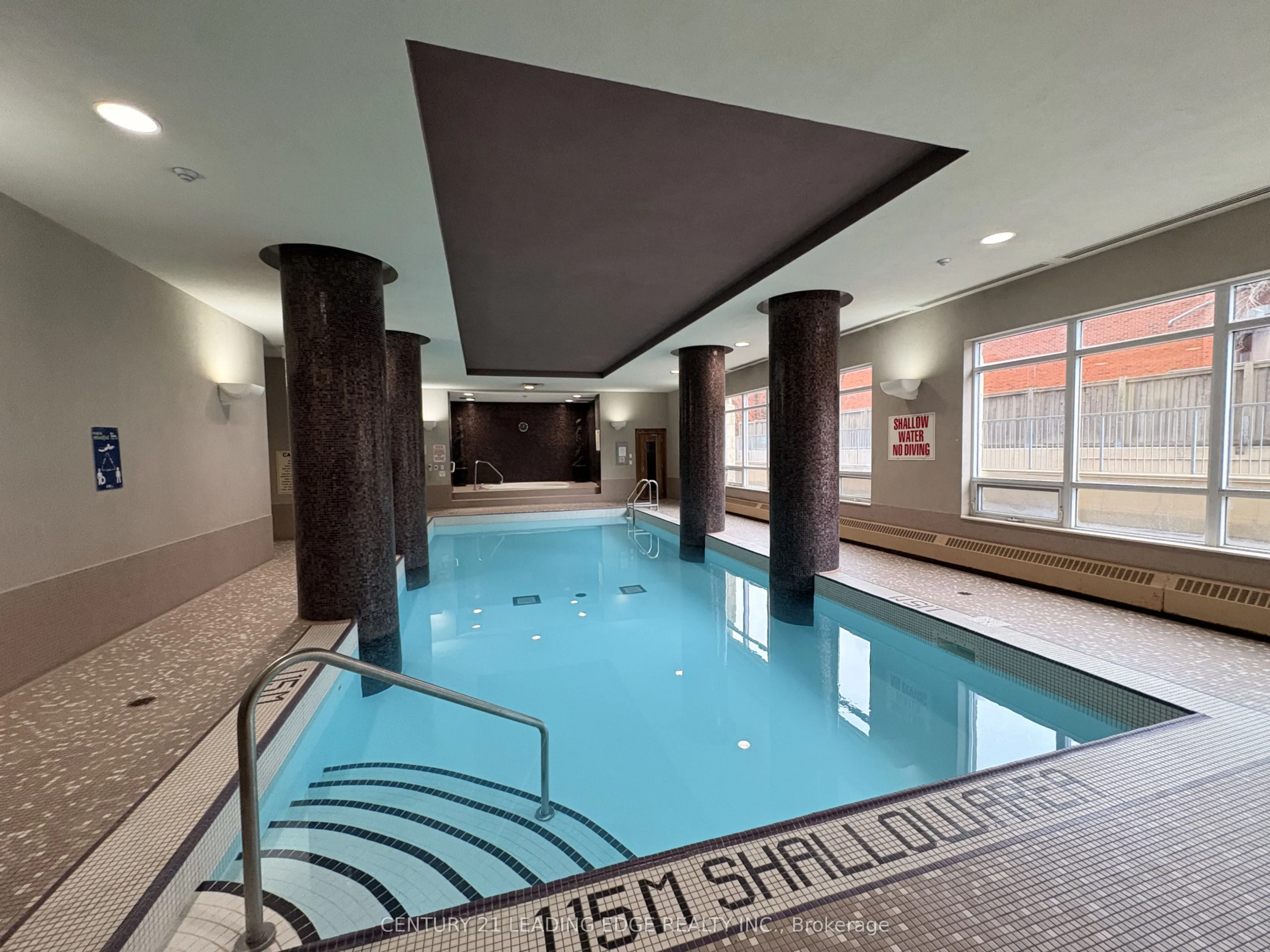 18 Kenaston Gardens #712