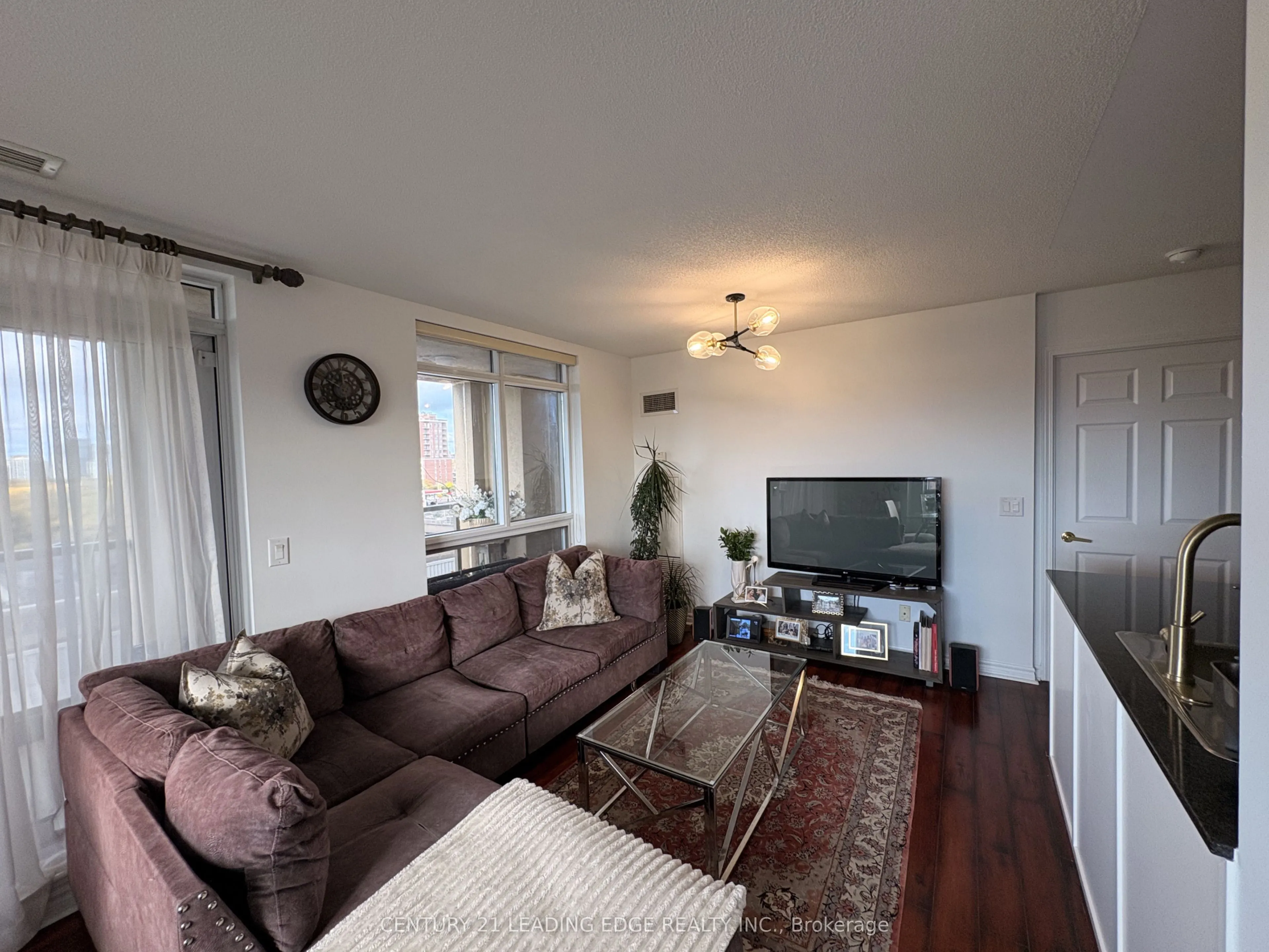 18 Kenaston Gardens #712