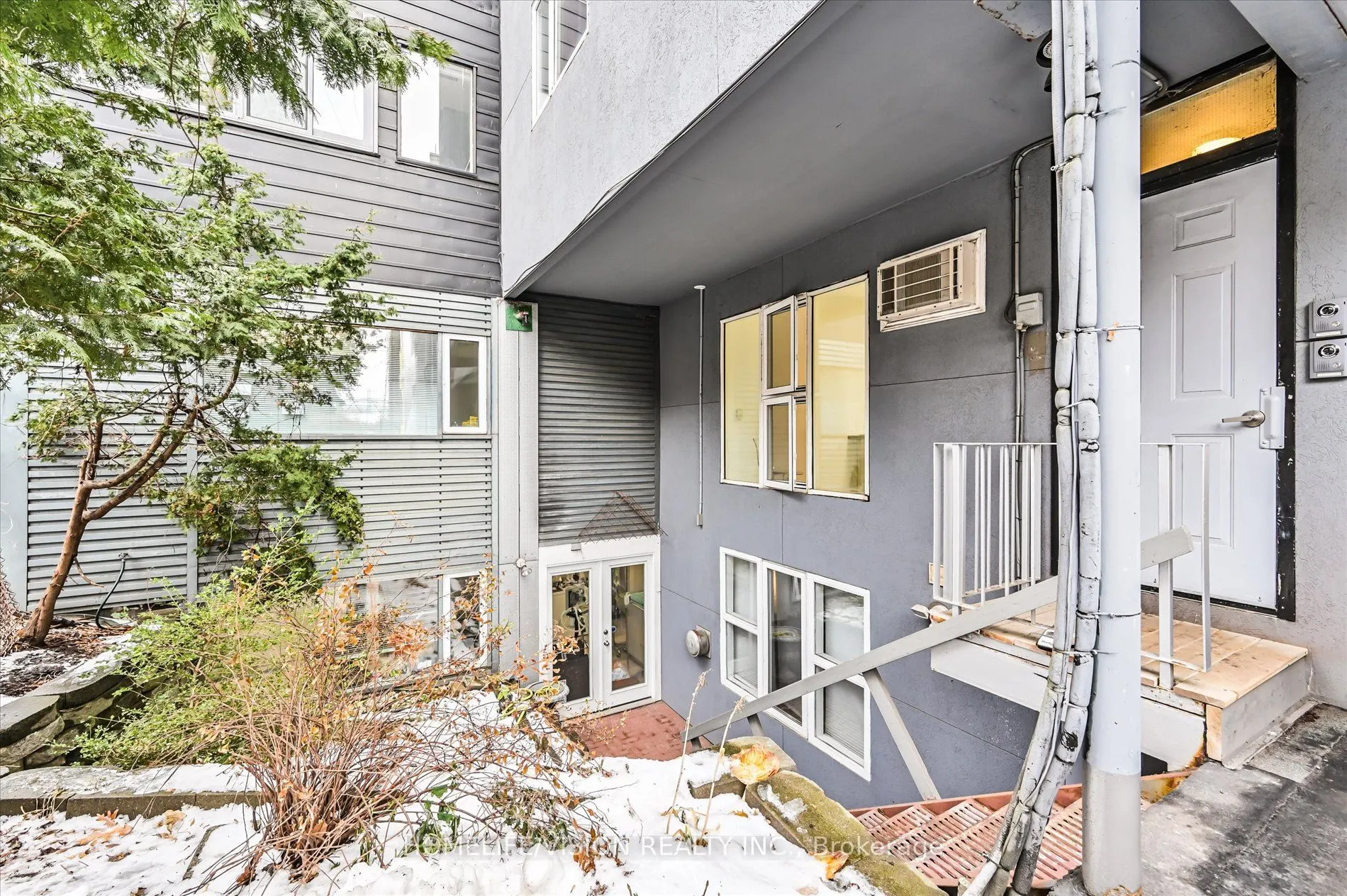 400 Summerhill Avenue