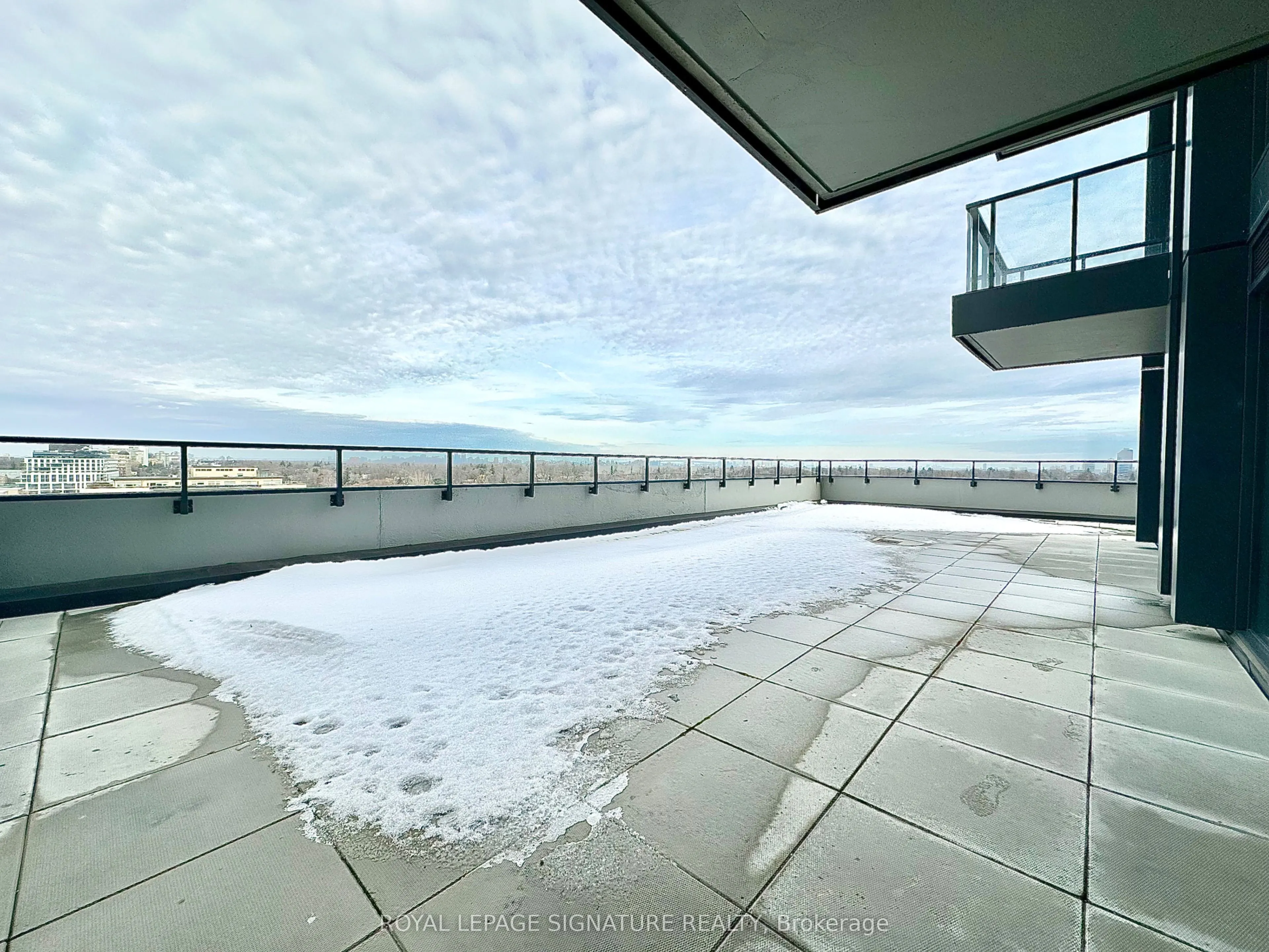2525 Bathurst Street #909