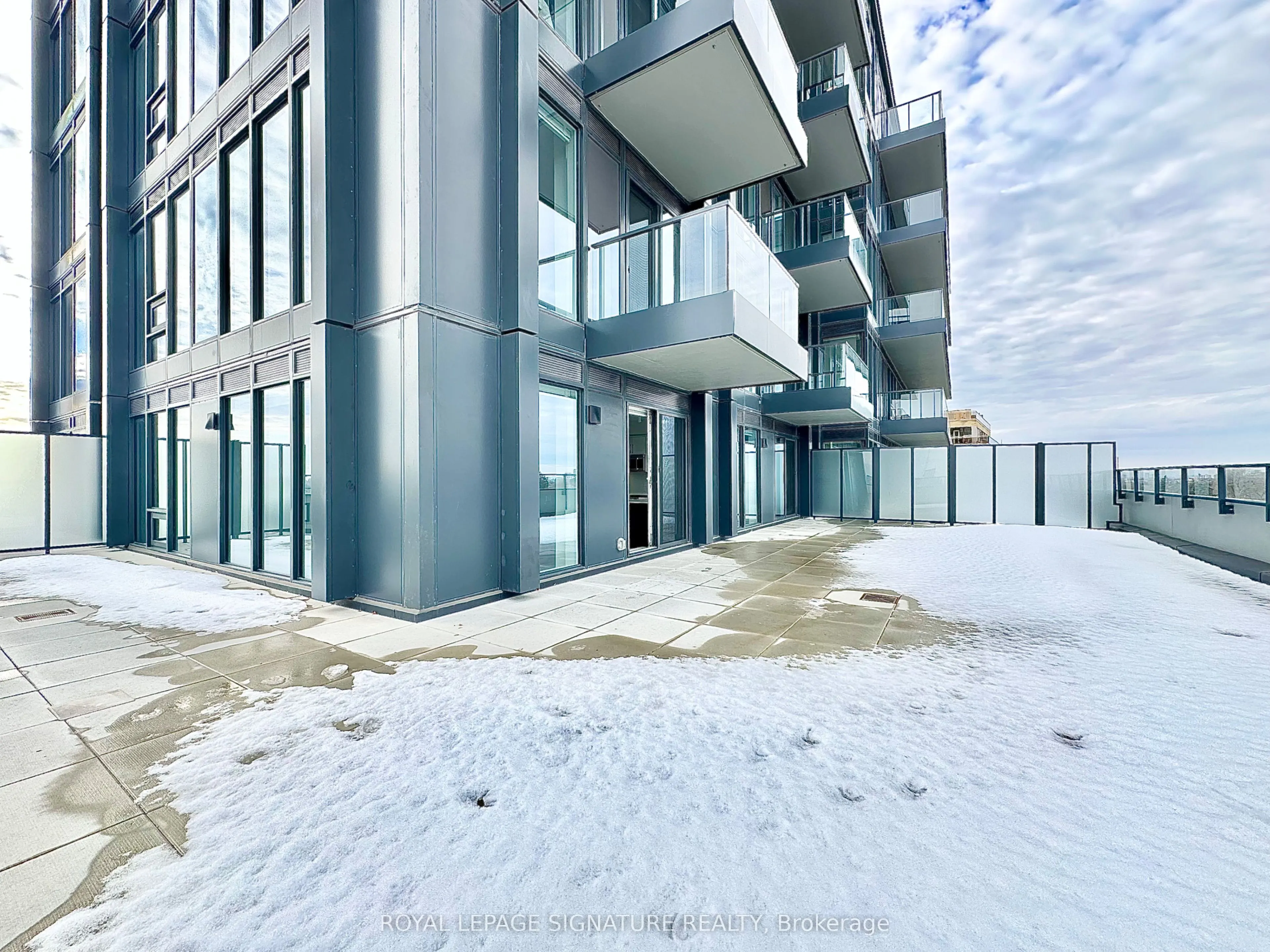 2525 Bathurst Street #909