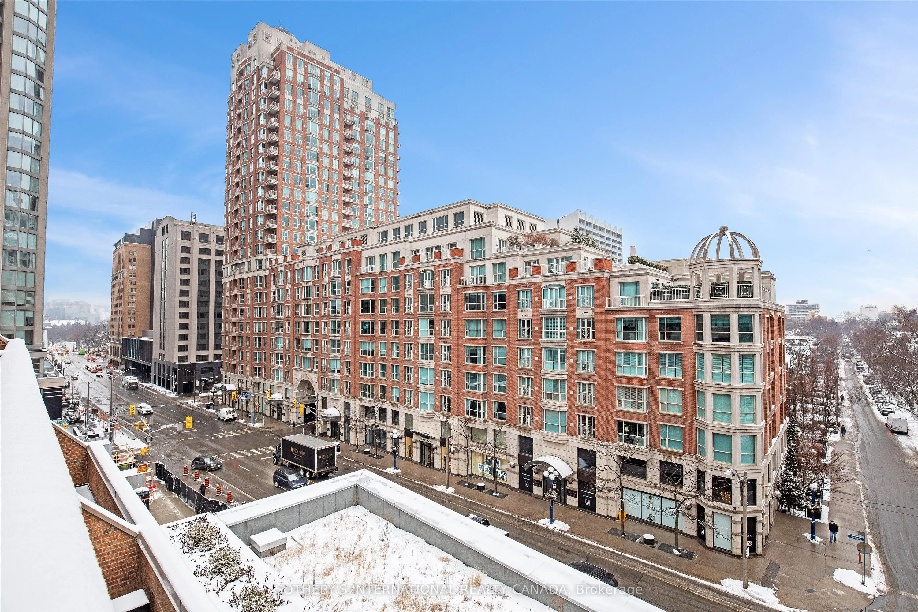 55A Avenue Road #408