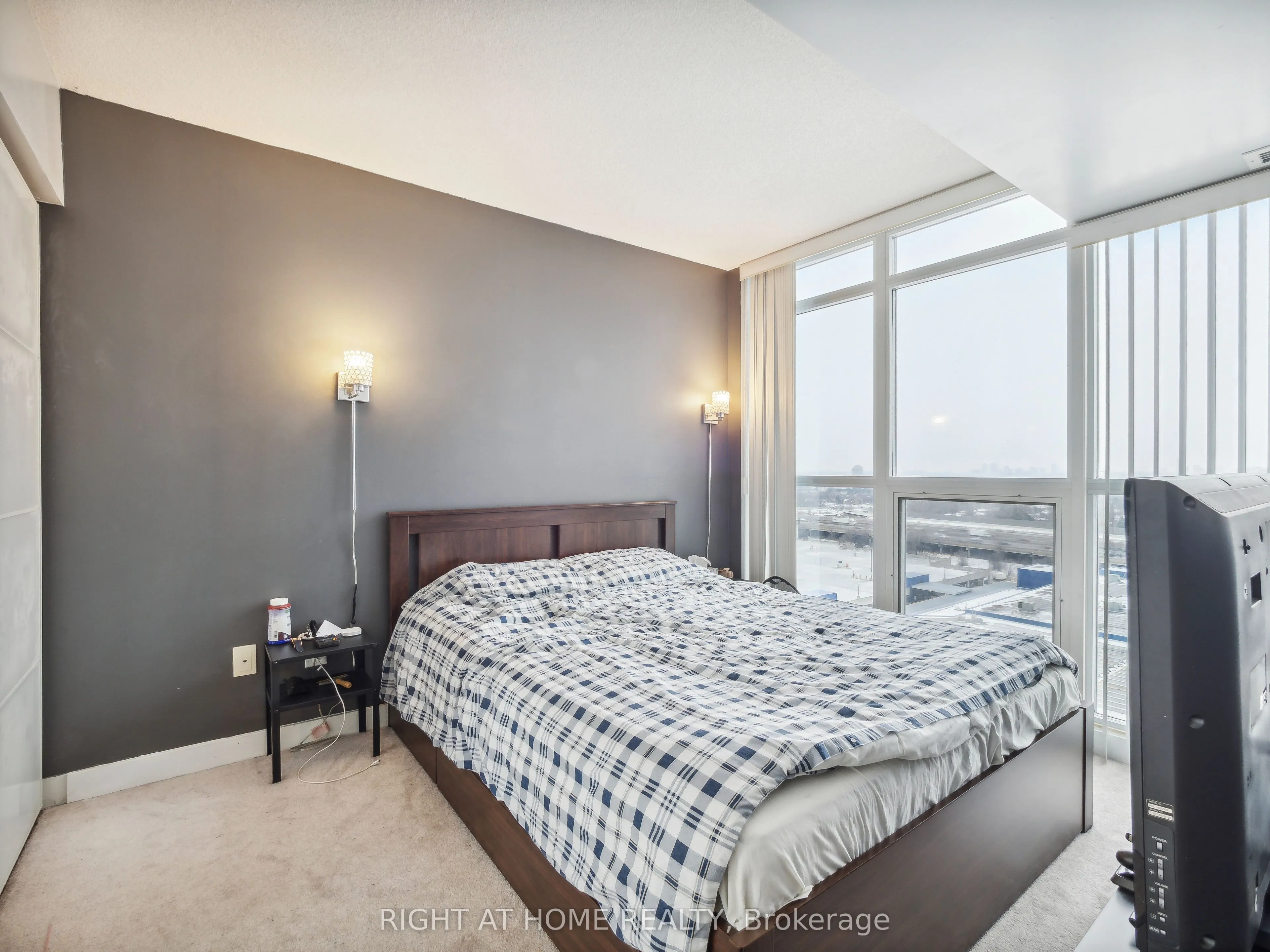 19 Singer Court #1701B