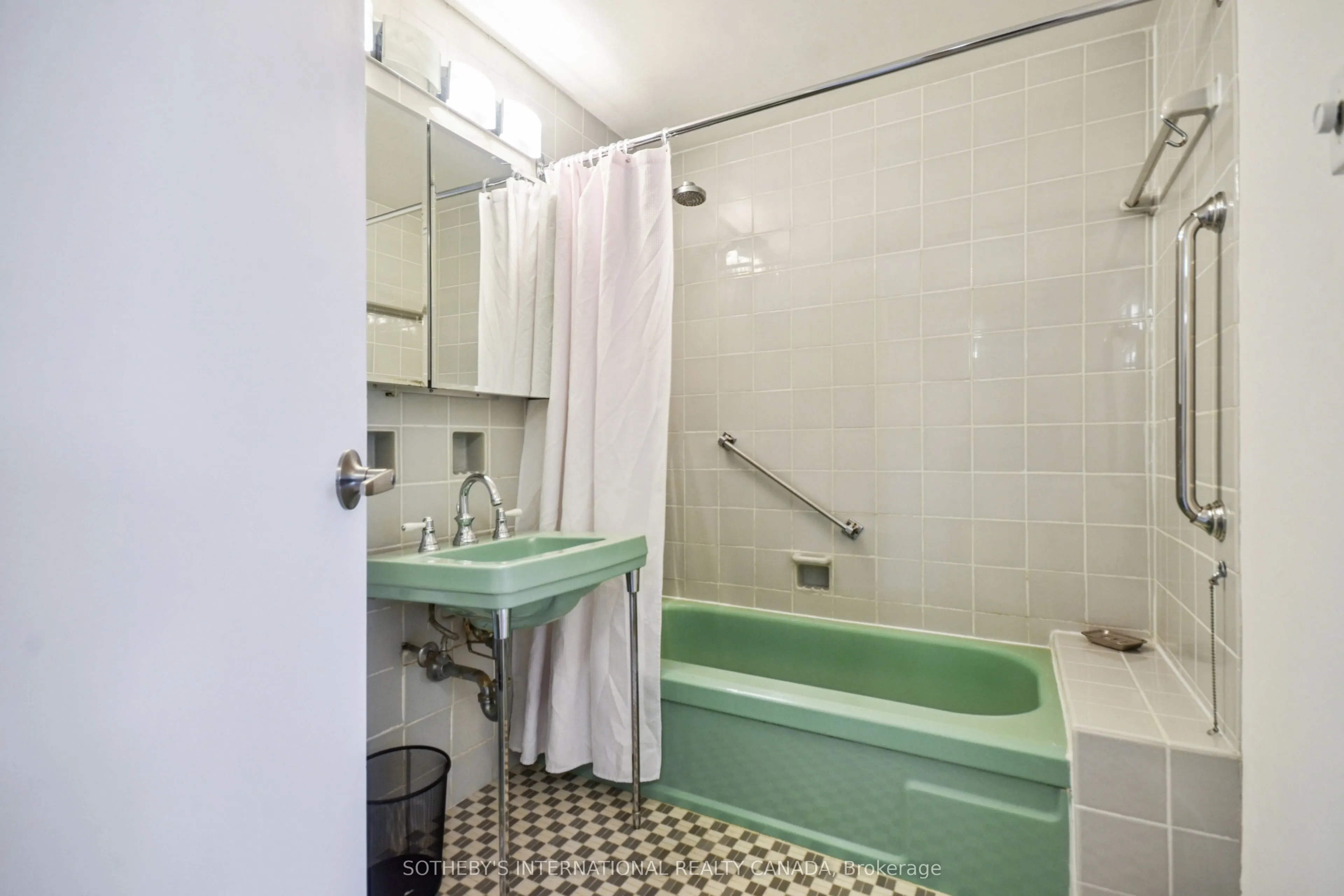 120 Rosedale Valley Road #512