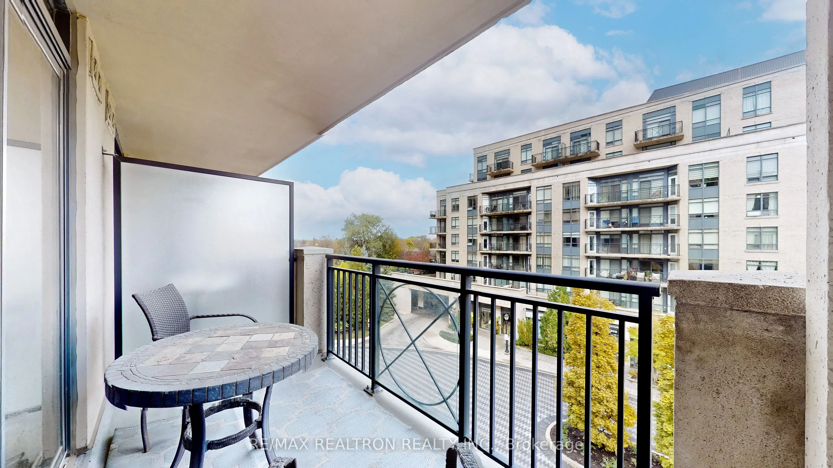 650 Sheppard Avenue E #412