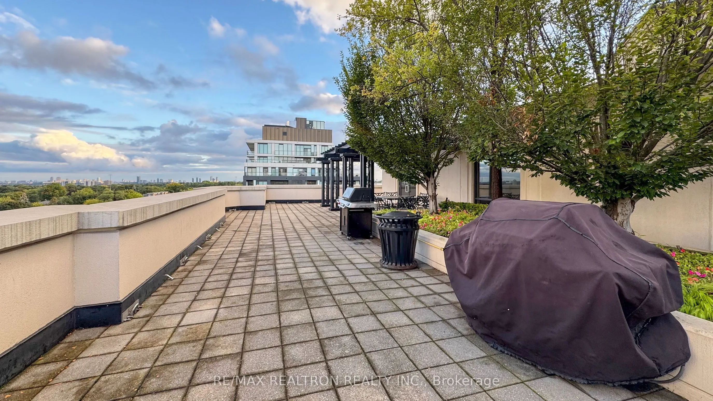 650 Sheppard Avenue E #412