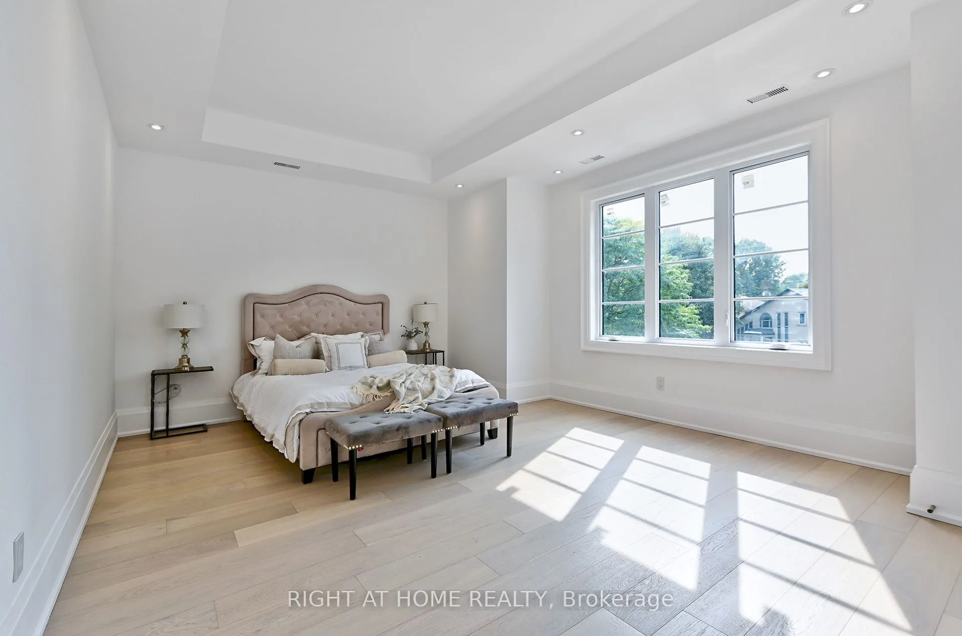 27 Hurlingham Crescent