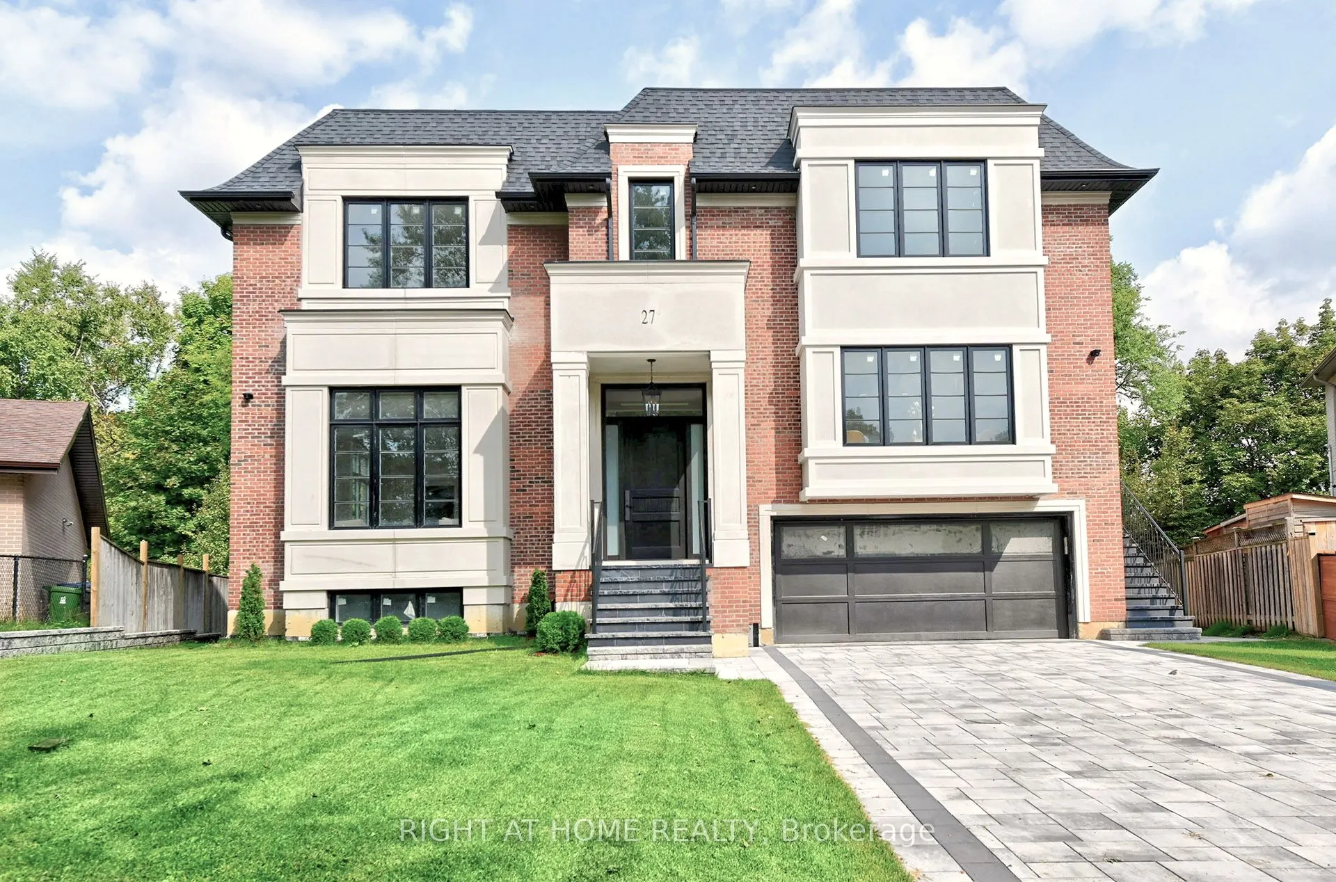27 Hurlingham Crescent