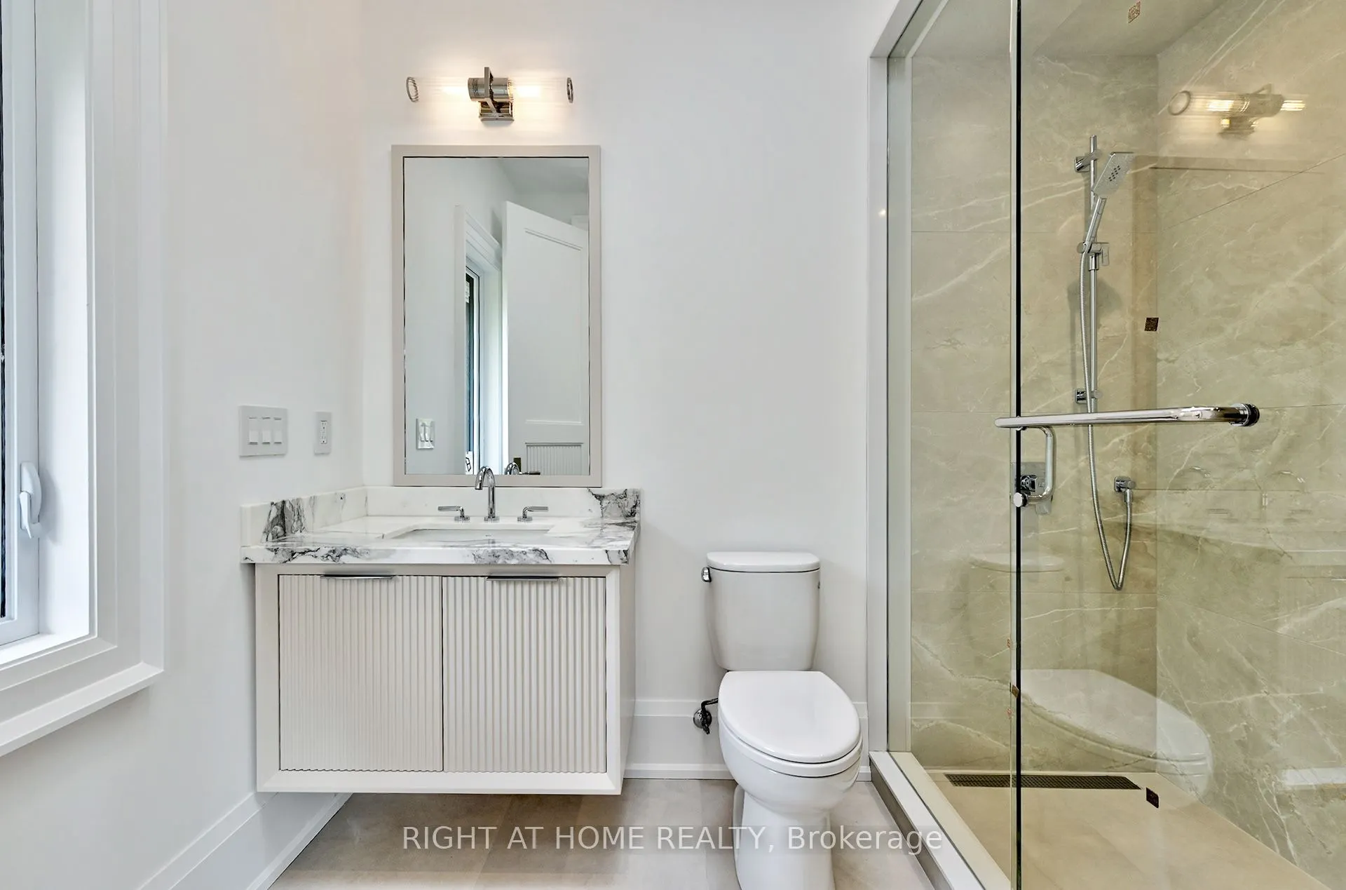 27 Hurlingham Crescent