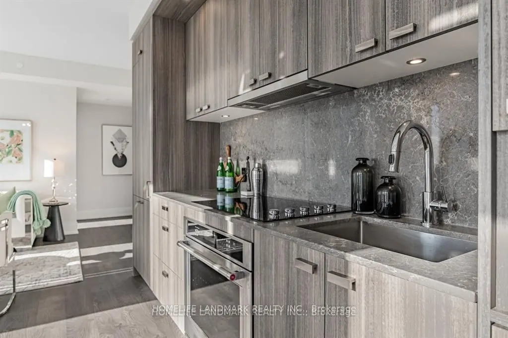 480 Front Street W #914