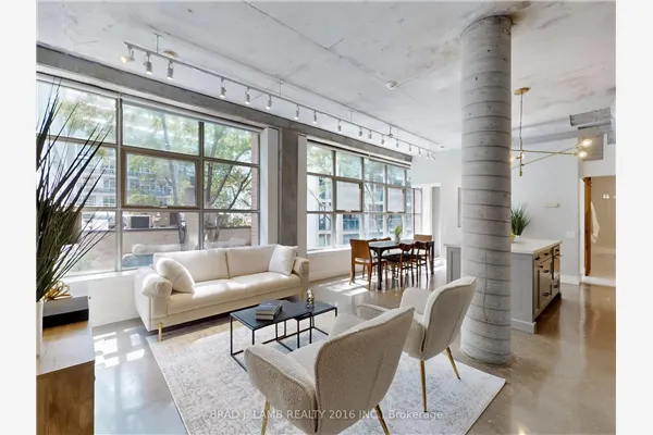 29 Camden Street #305