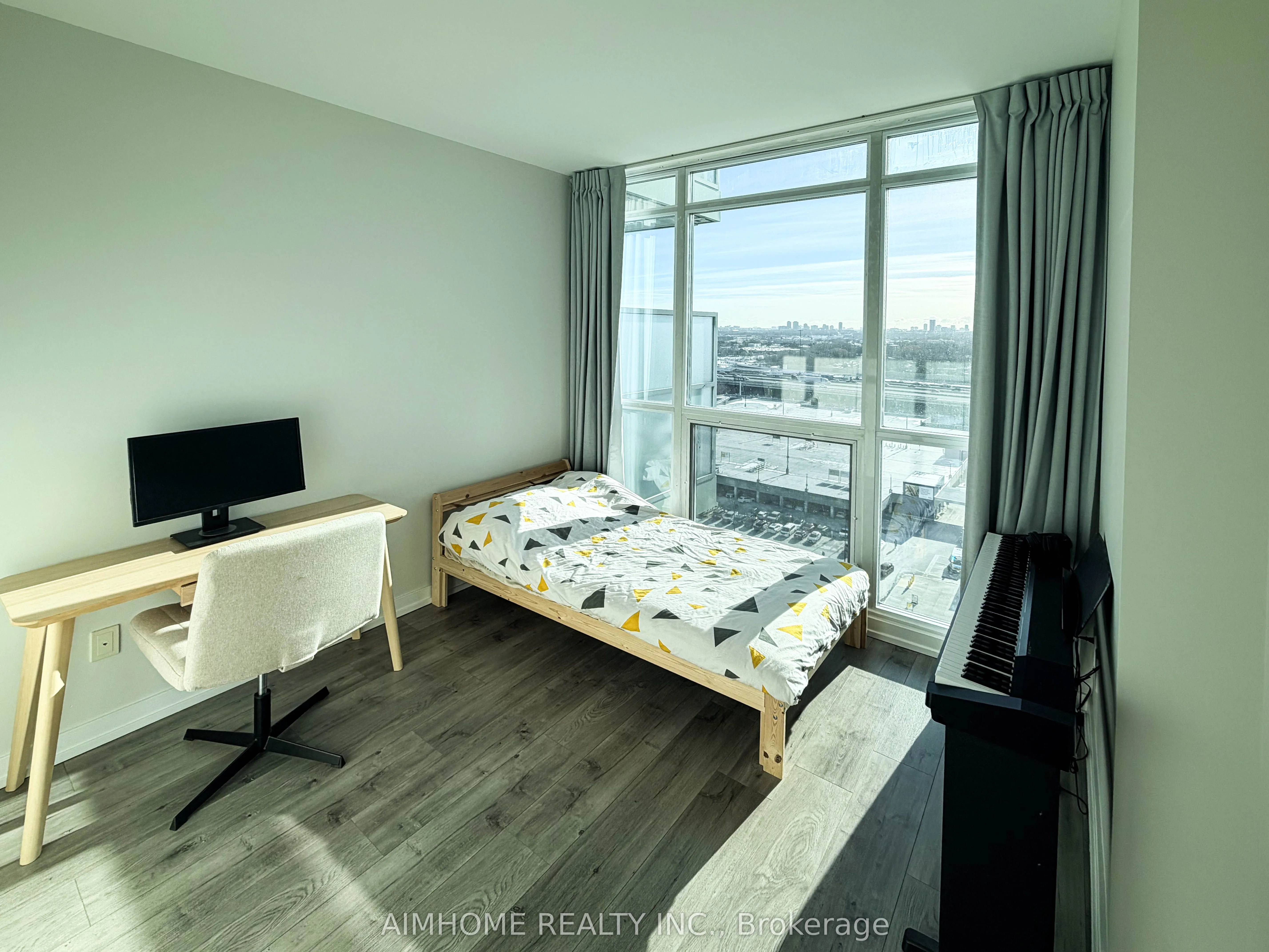 29 Singer Court #1802